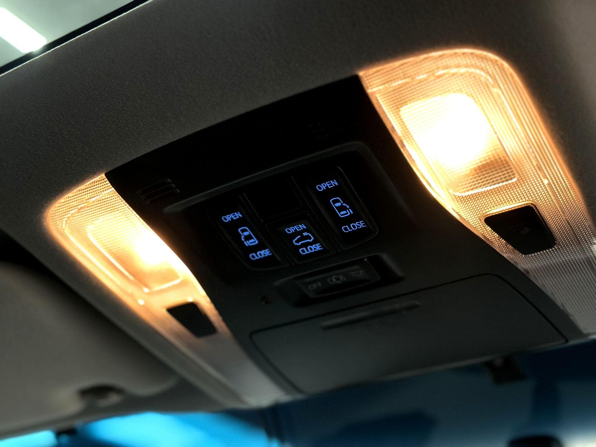 2015 Toyota Vellfire - Thumbnail 42