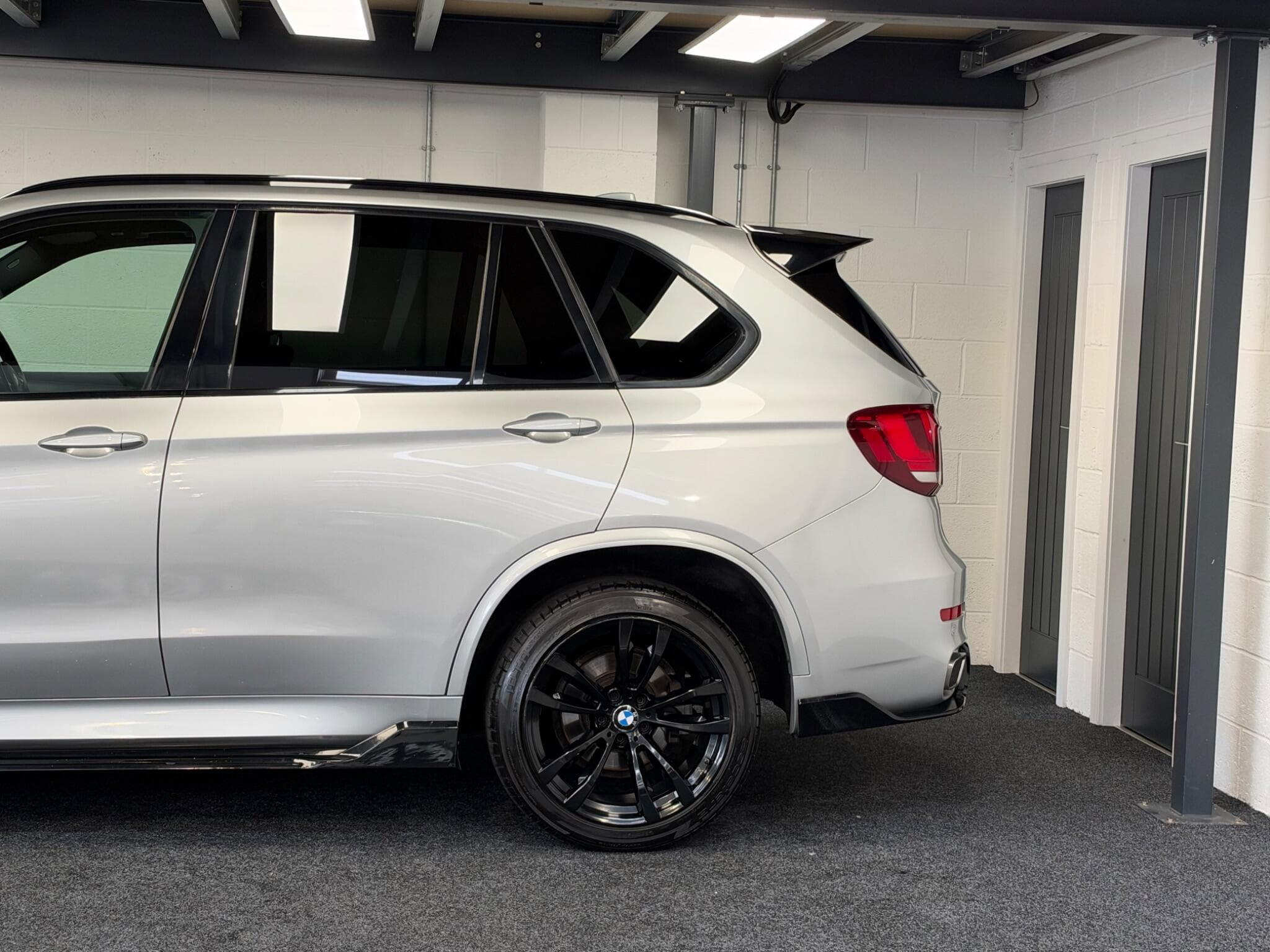 2017 BMW X5 - Thumbnail 32