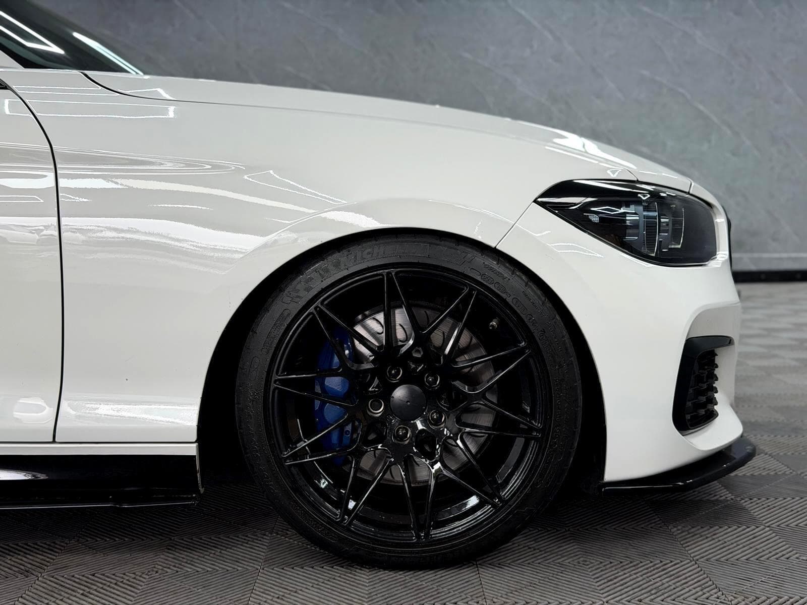 2018 BMW 1 Series - Thumbnail 35
