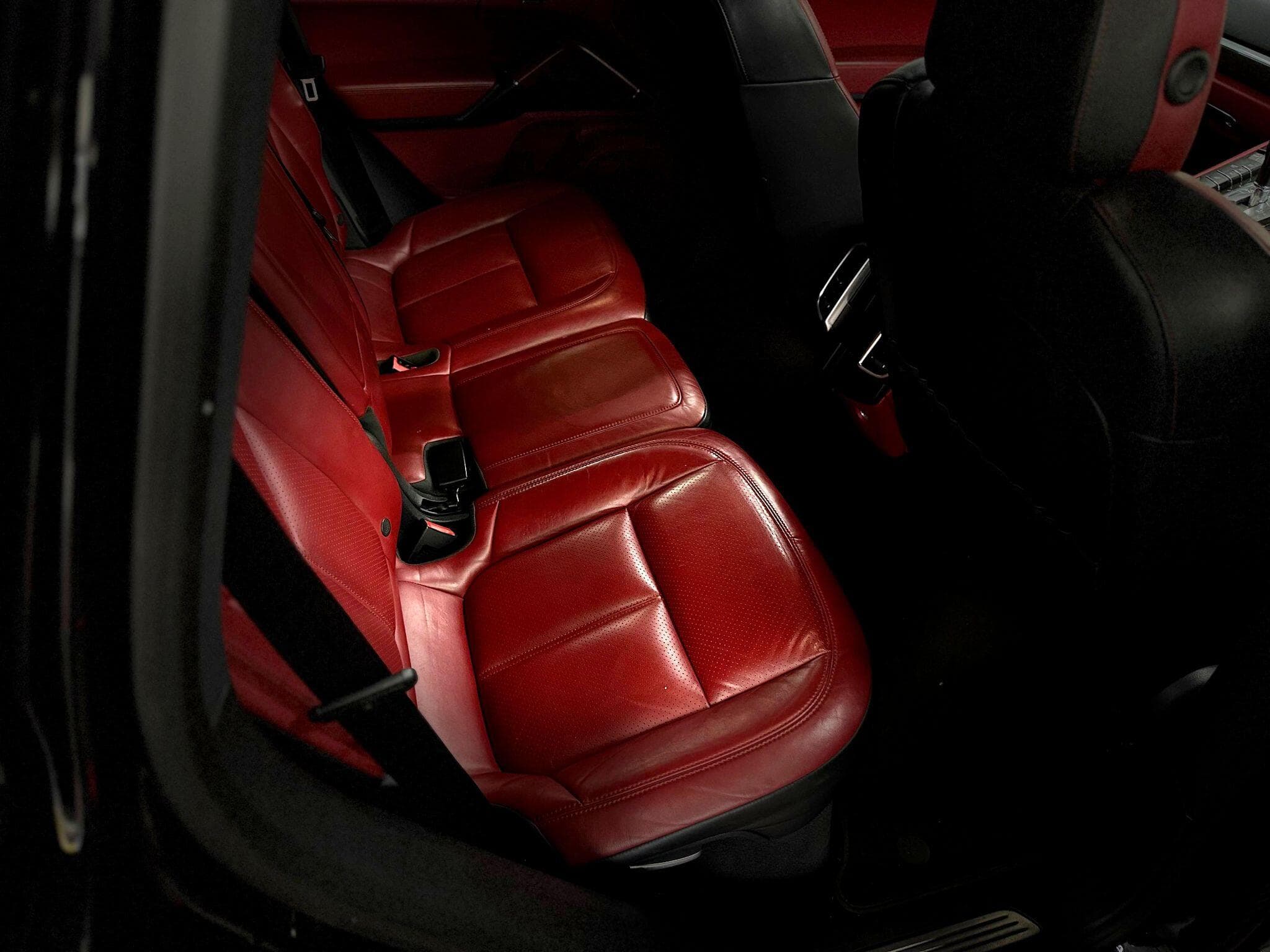 2014 Porsche Cayenne - Thumbnail 38