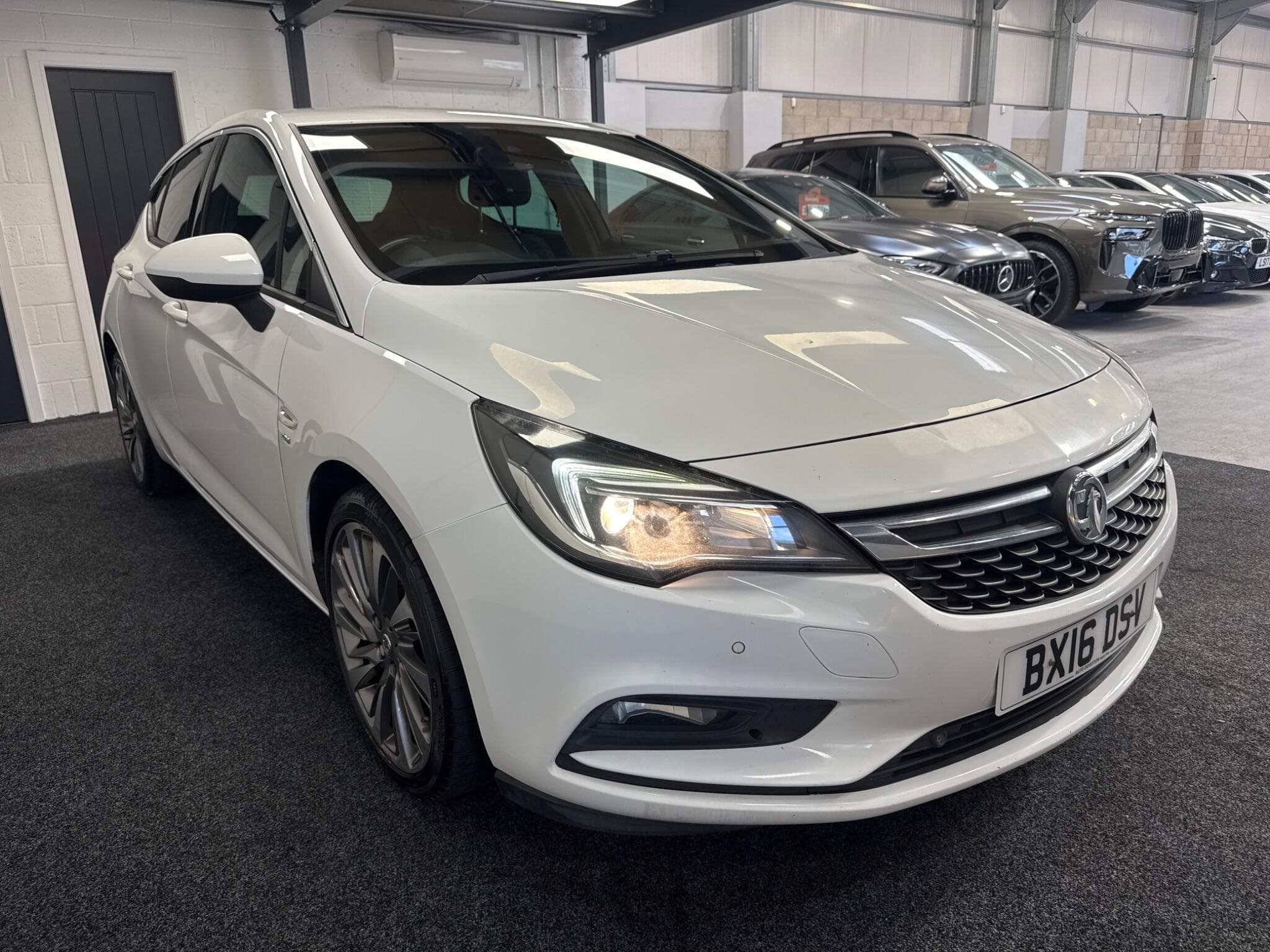 2016 Vauxhall Astra - Thumbnail 9