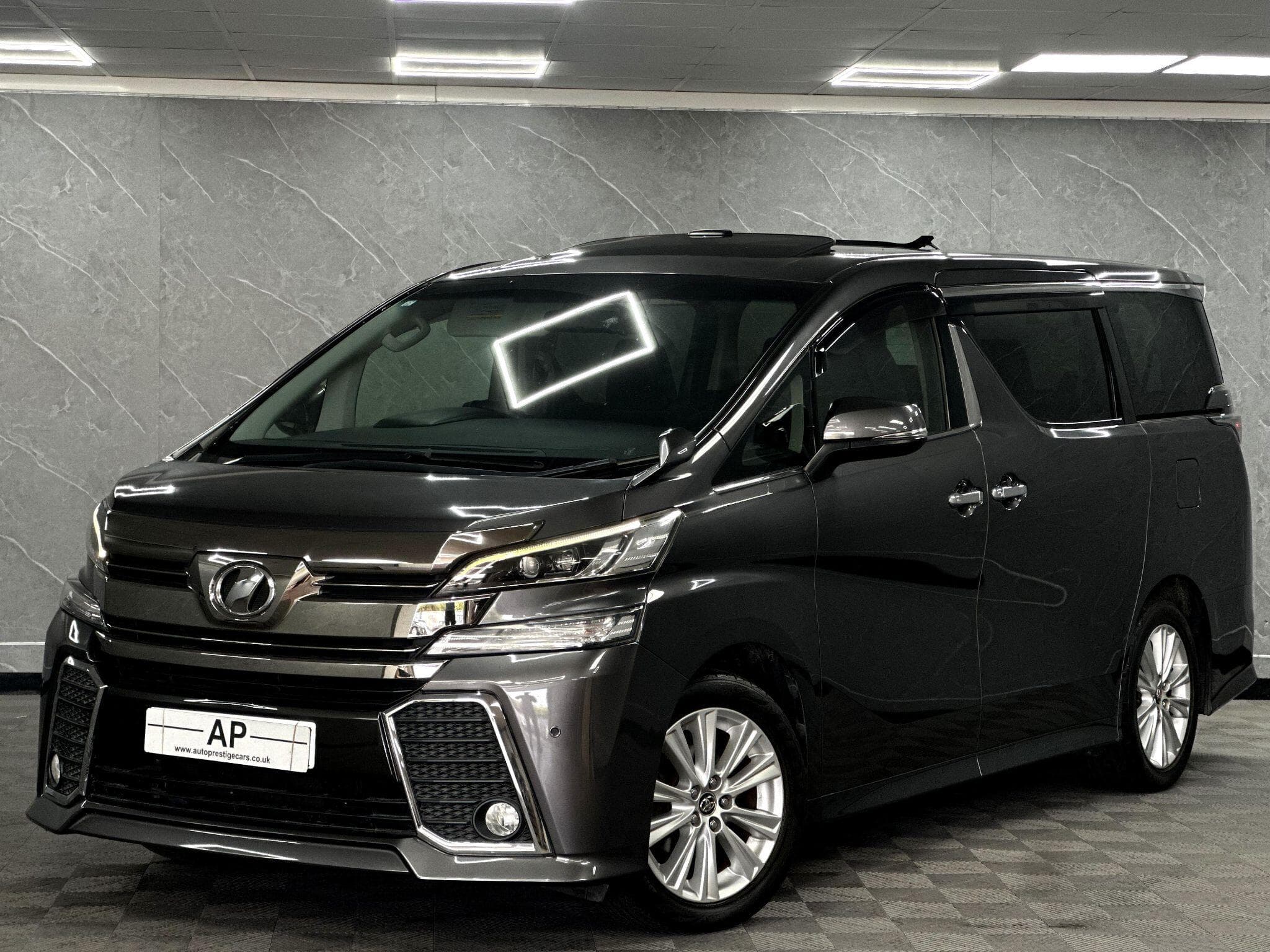 2015 Toyota Vellfire - Thumbnail 7