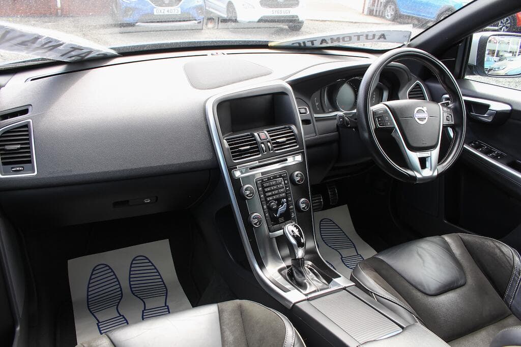 2017 Volvo XC60 - Thumbnail 19