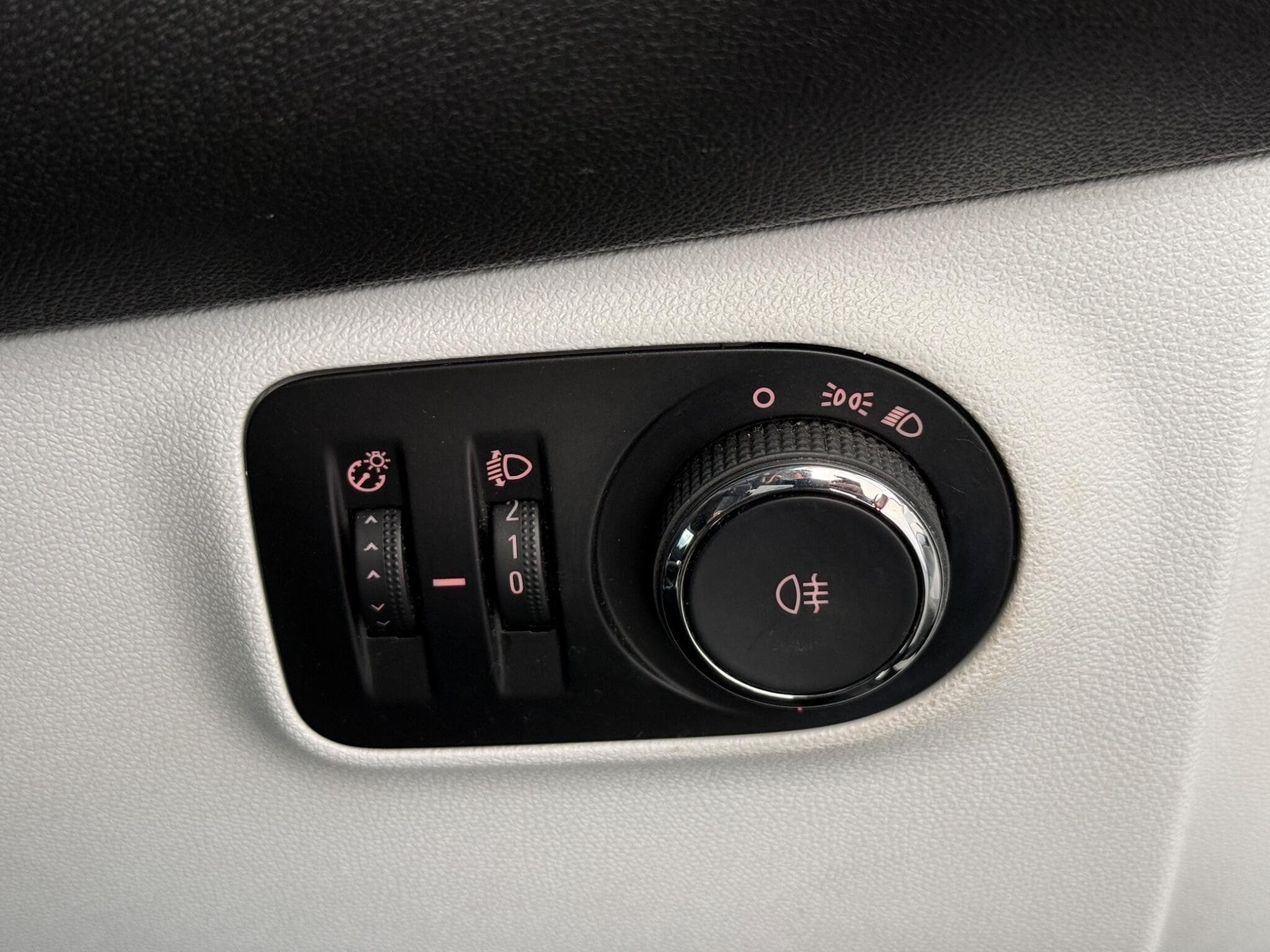 2014 Vauxhall ADAM - Thumbnail 18