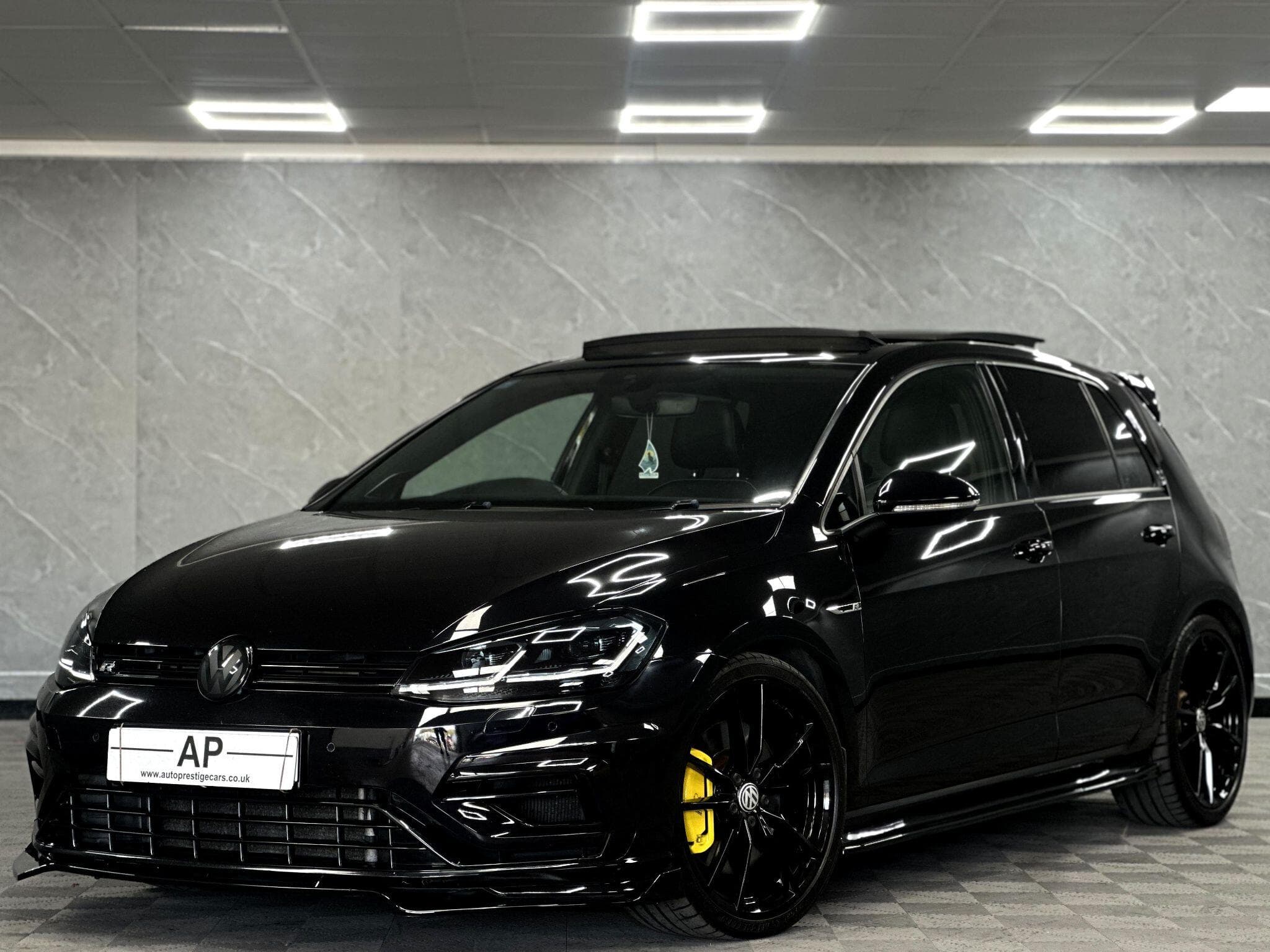 2018 Volkswagen Golf - Image 2