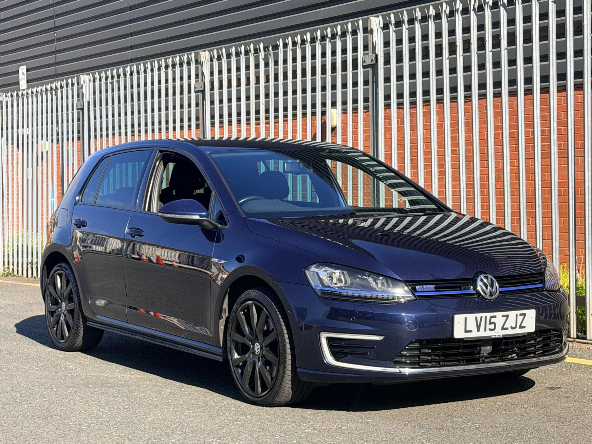 2015 Volkswagen Golf - Image 1