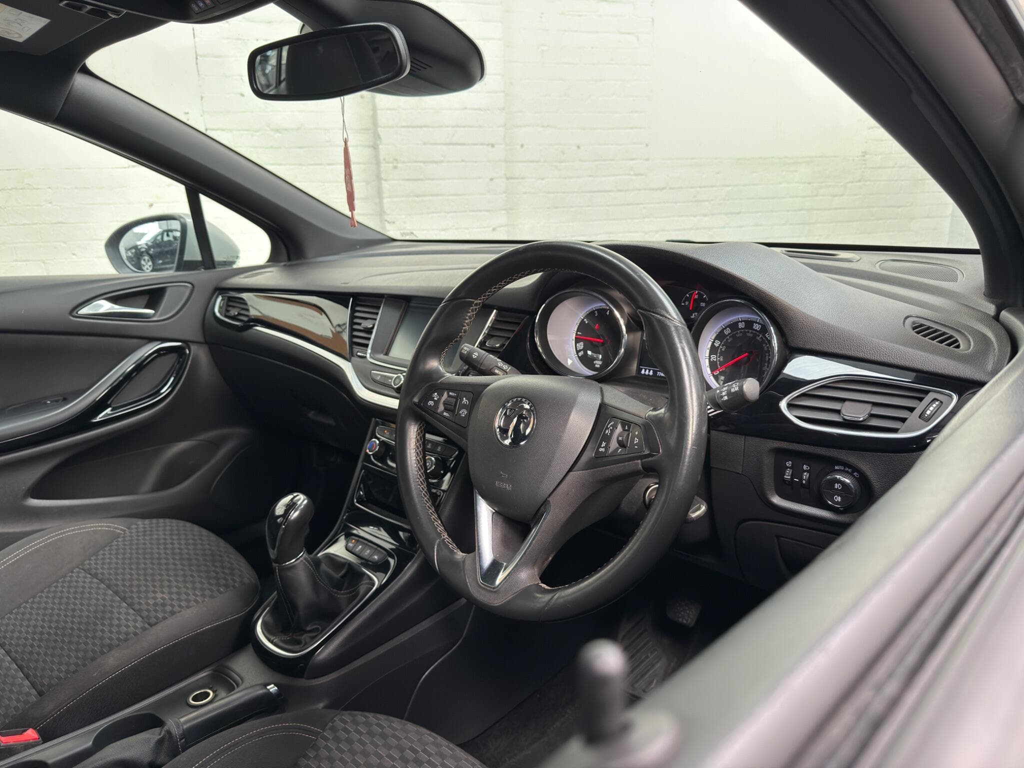 2016 Vauxhall Astra - Thumbnail 14