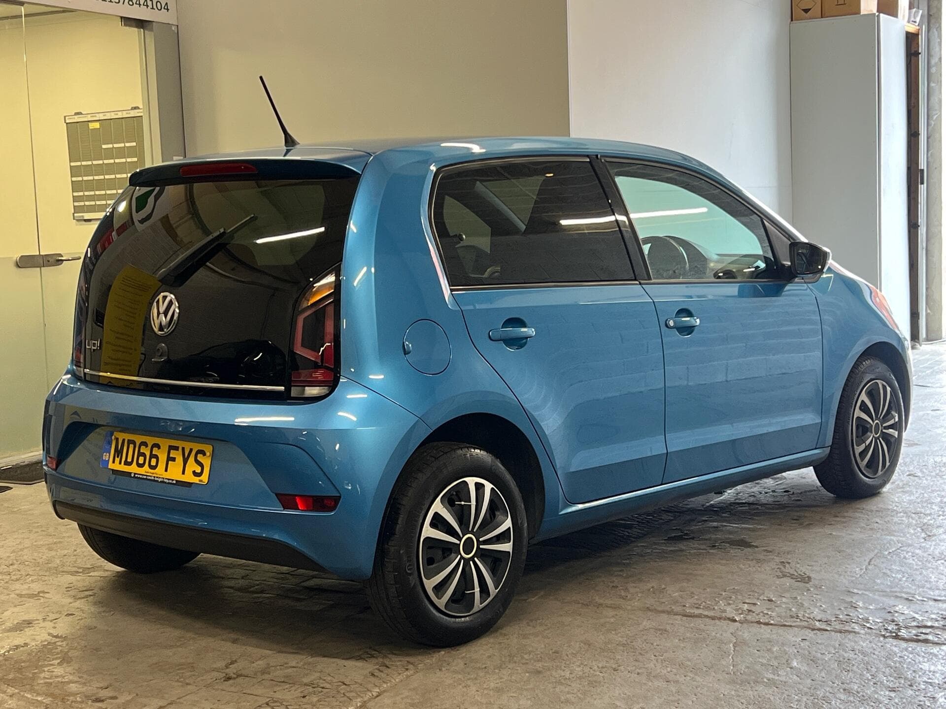 2017 Volkswagen up! - Thumbnail 7