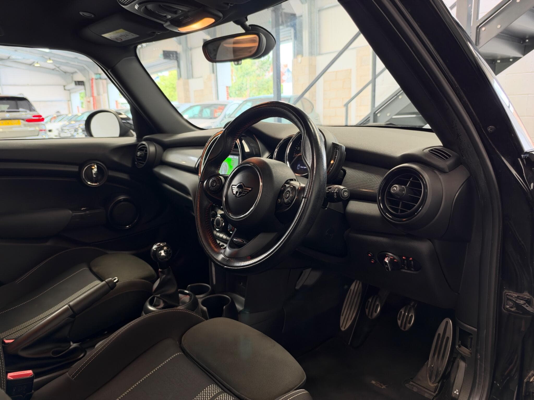 2018 MINI Hatch - Thumbnail 16