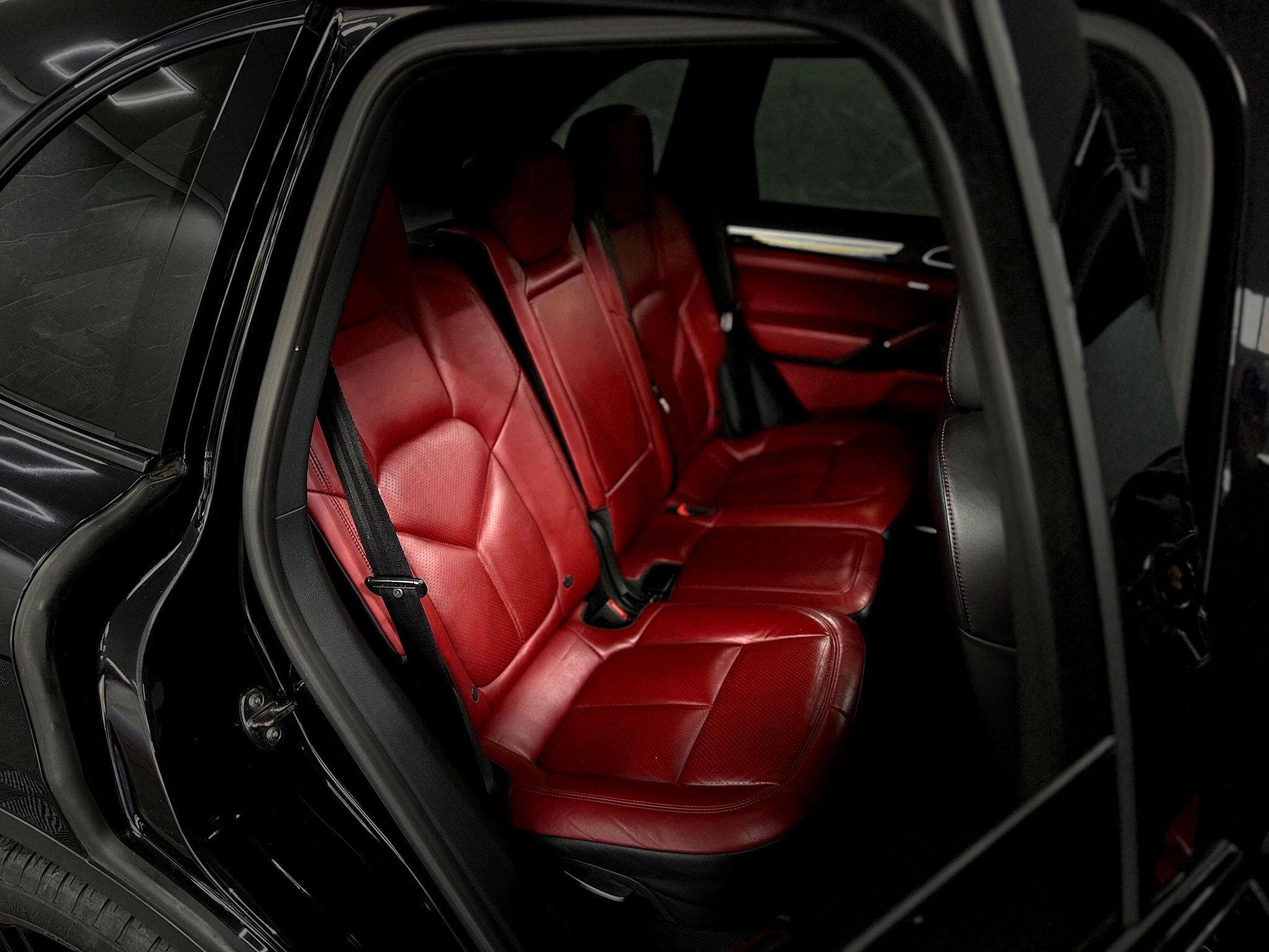 2014 Porsche Cayenne - Thumbnail 37