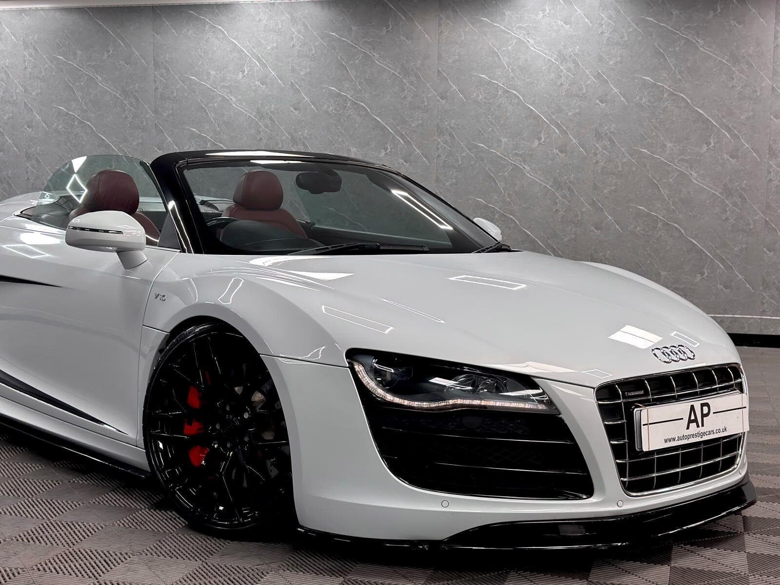 2010 Audi R8 - Thumbnail 11