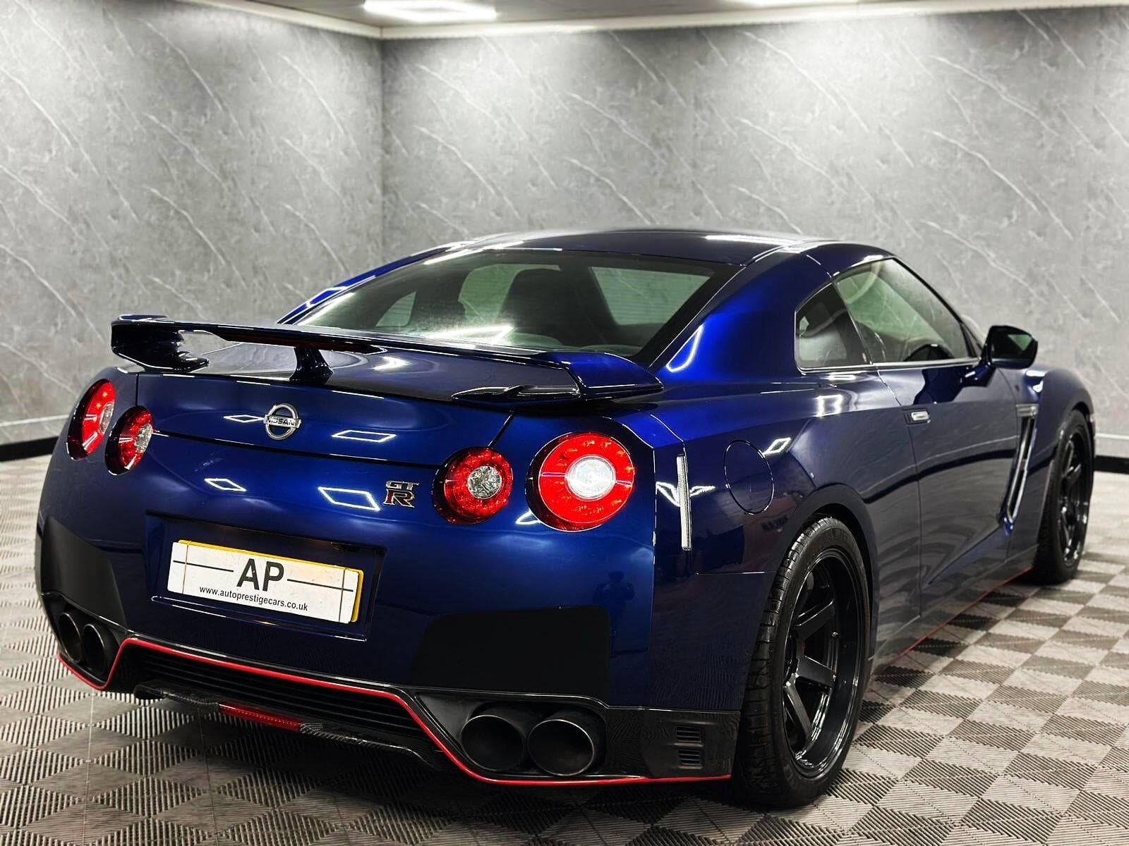 2012 Nissan GT-R - Thumbnail 7
