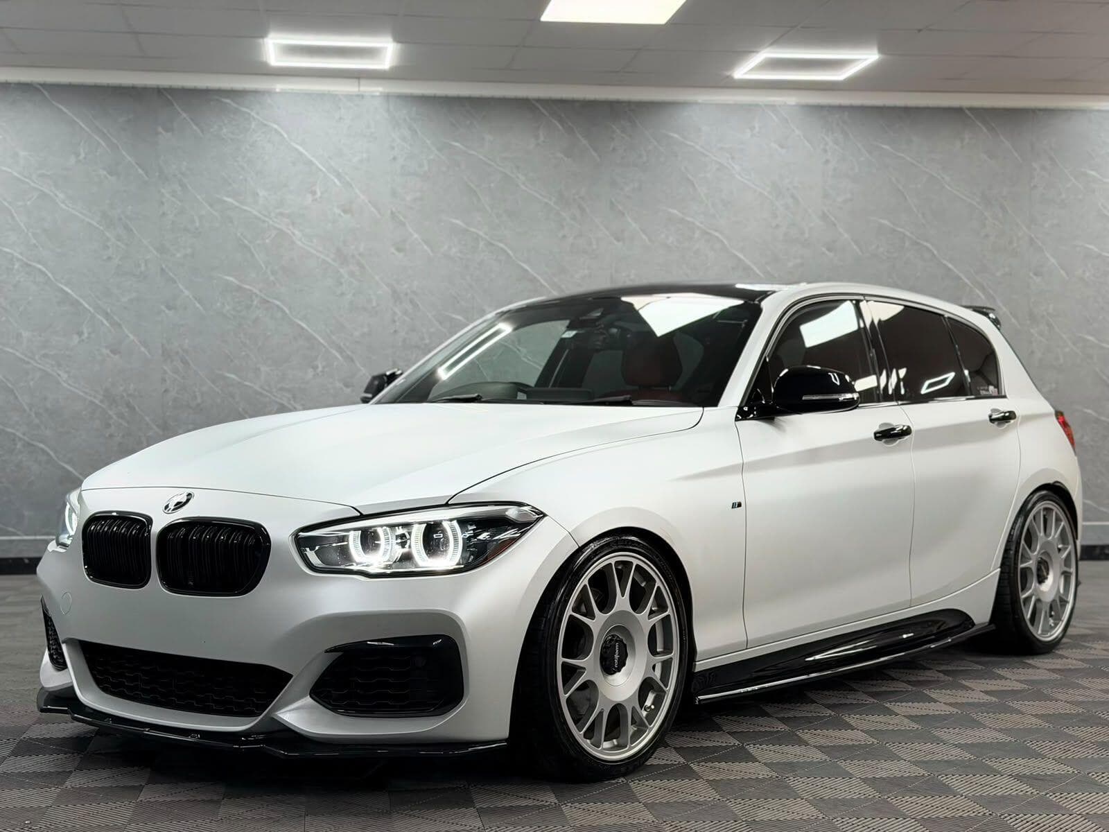 2017 BMW 1 Series - Thumbnail 22