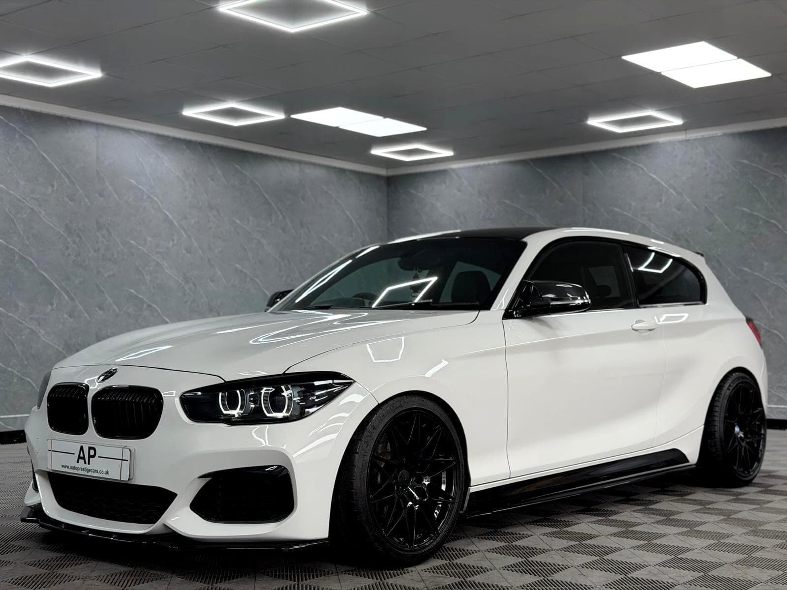 2018 BMW 1 Series - Thumbnail 22