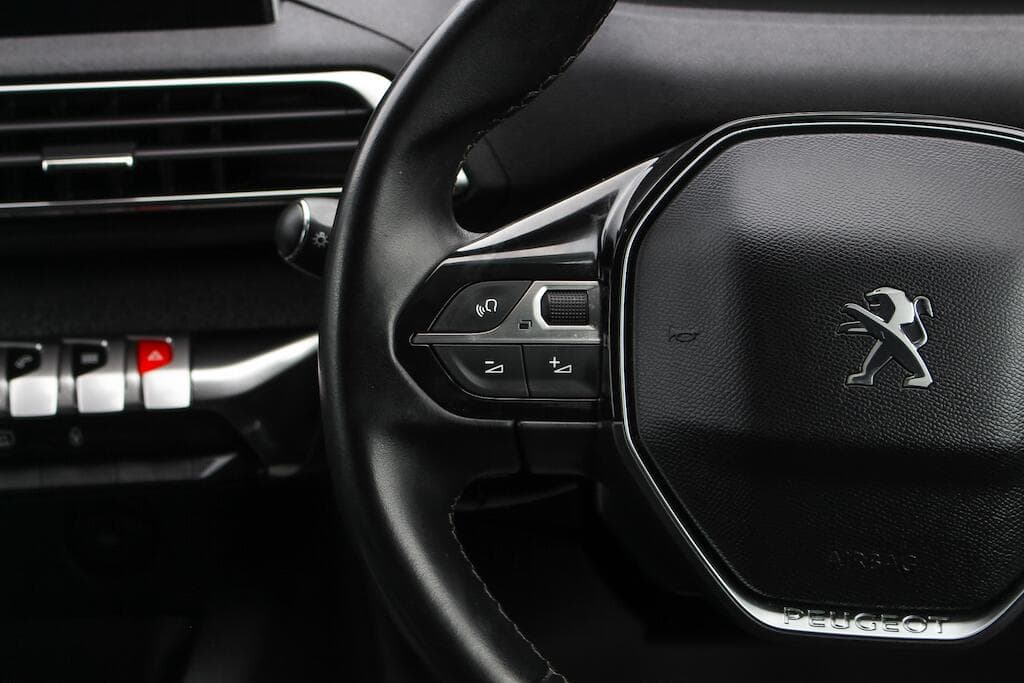 2020 Peugeot 3008 - Thumbnail 25
