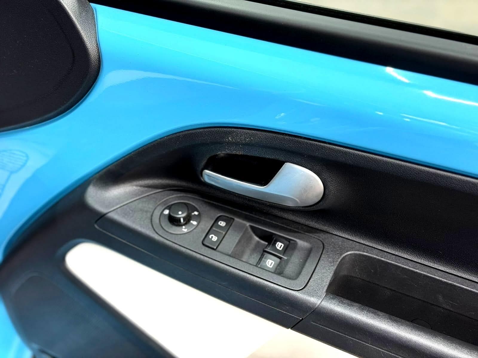 2019 Volkswagen up! - Thumbnail 31