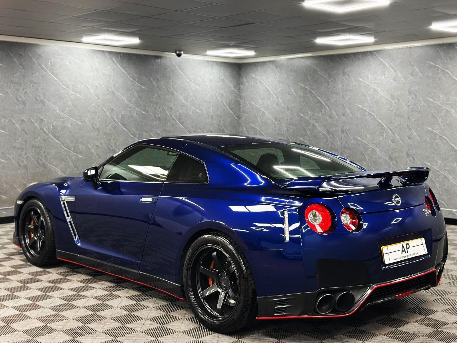 2012 Nissan GT-R - Thumbnail 17