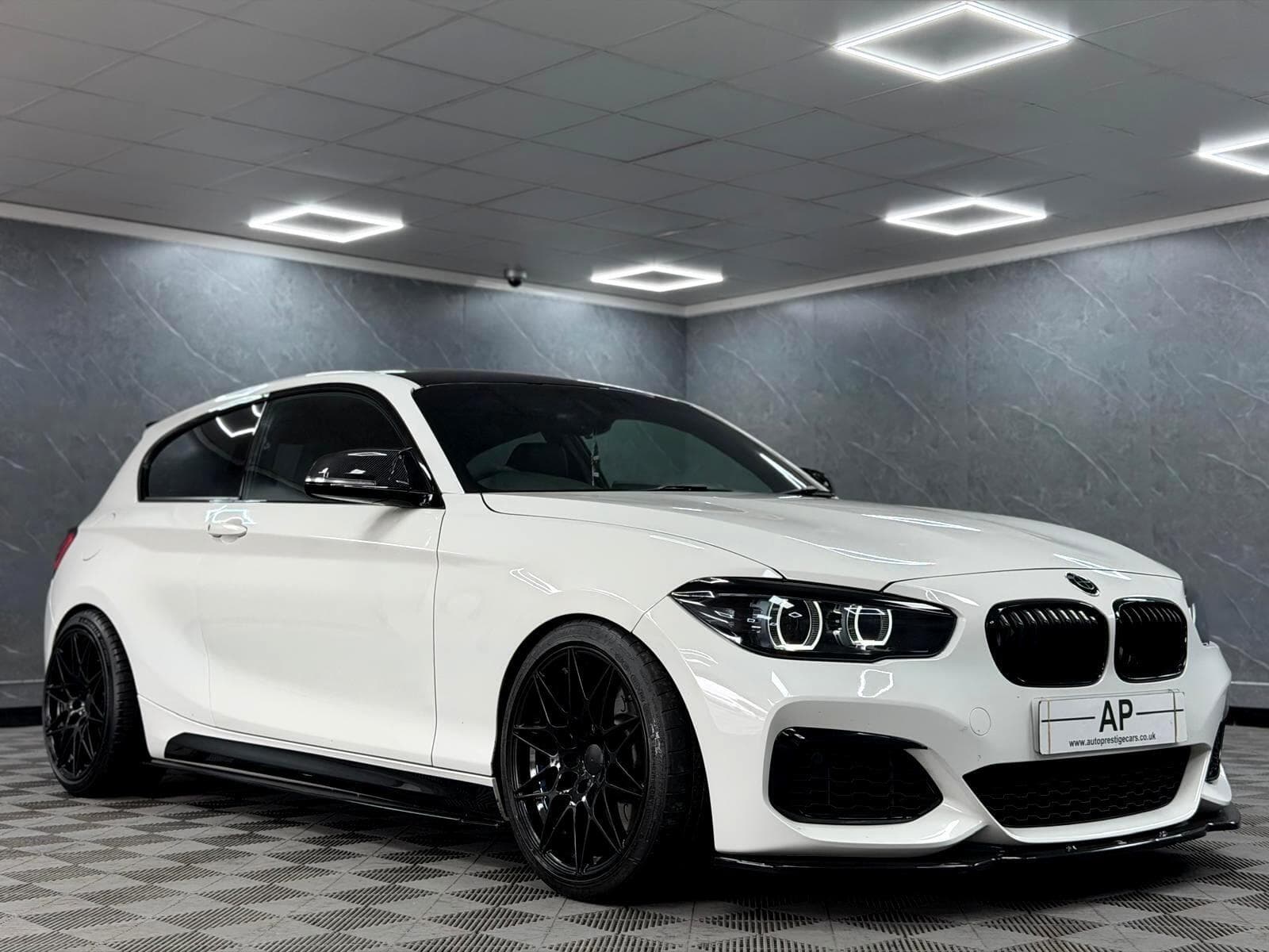 2018 BMW 1 Series - Thumbnail 33
