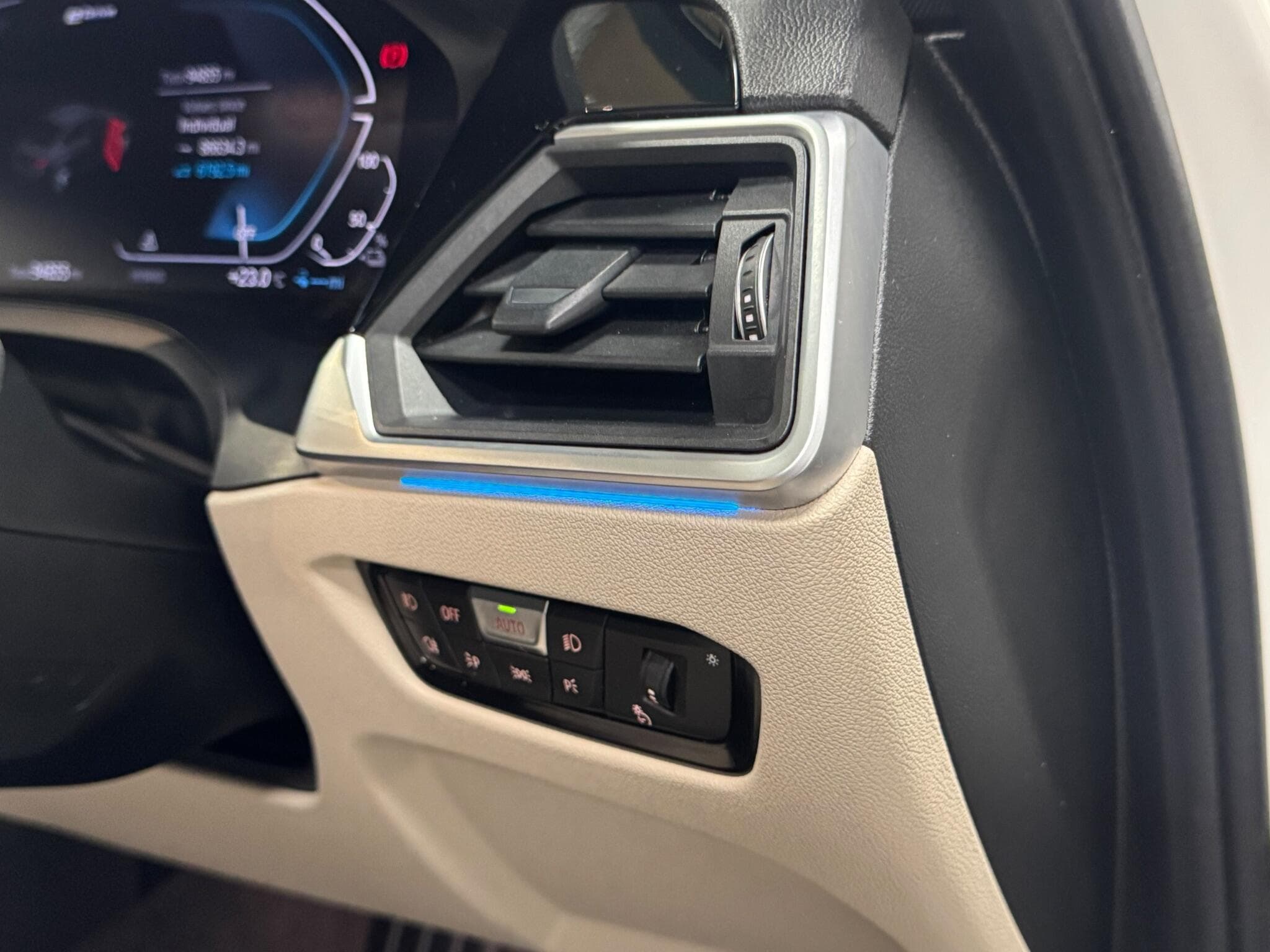 2020 BMW 3 Series - Thumbnail 32