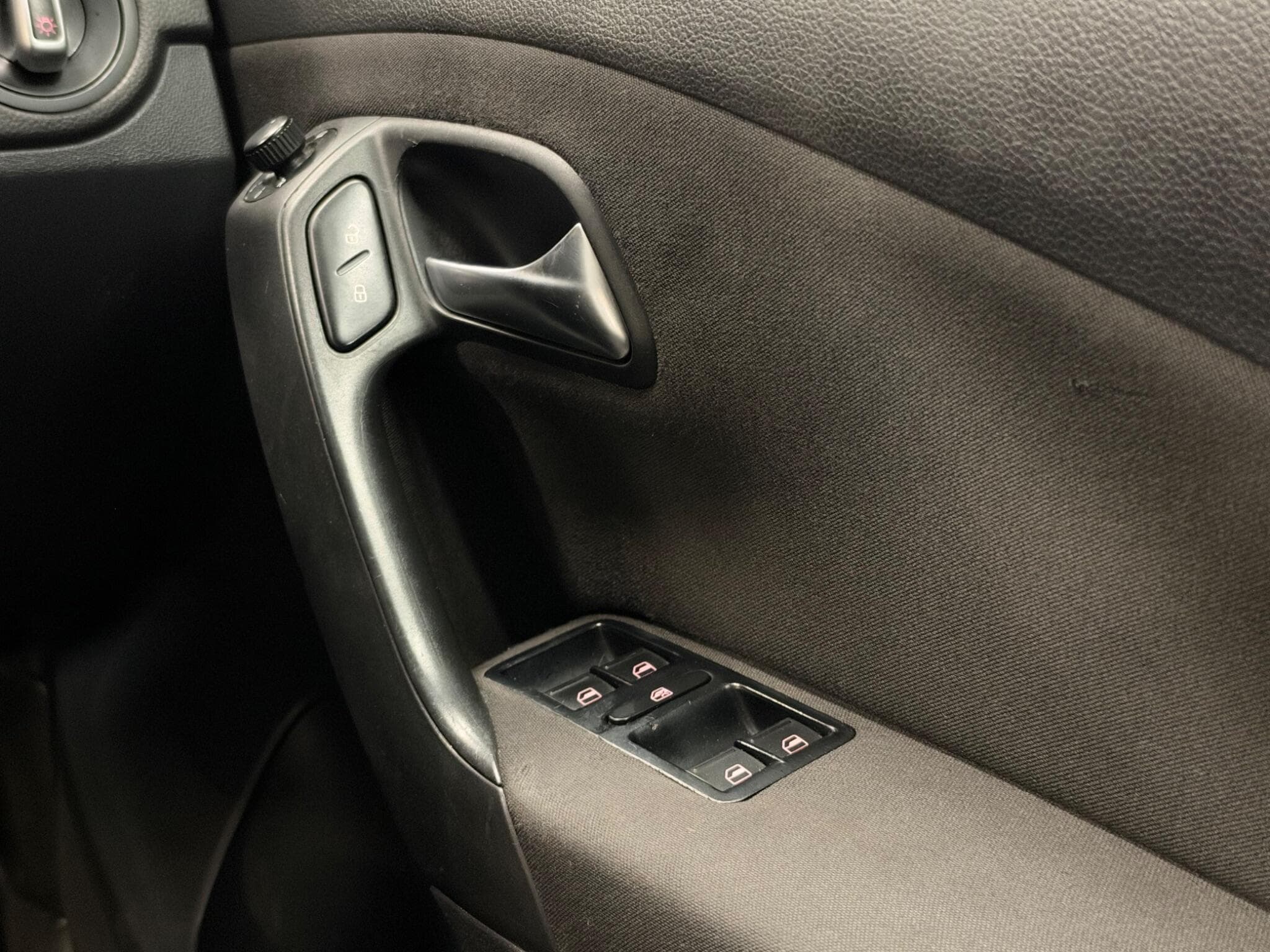 2012 Volkswagen Polo - Thumbnail 35