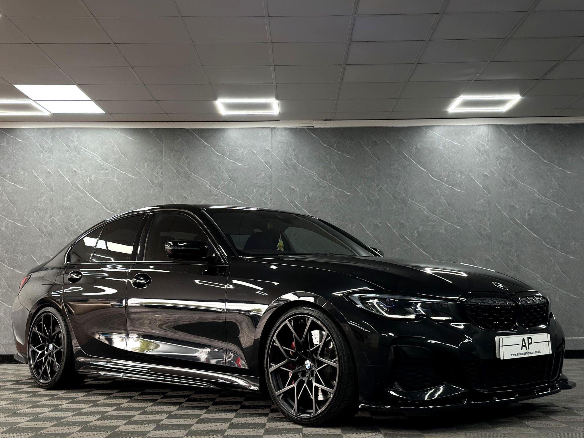 2019 BMW 3 Series - Image 1