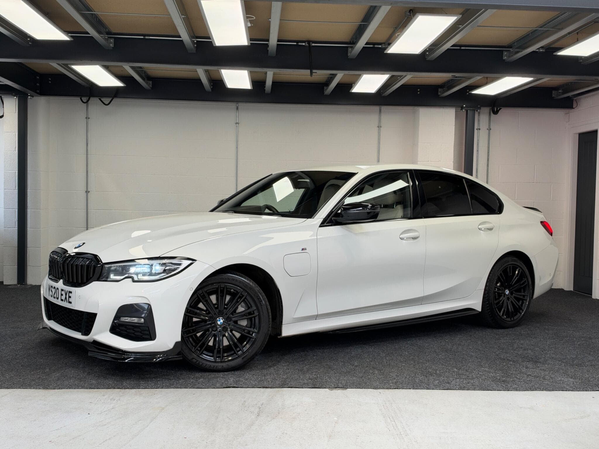 2020 BMW 3 Series - Image 1