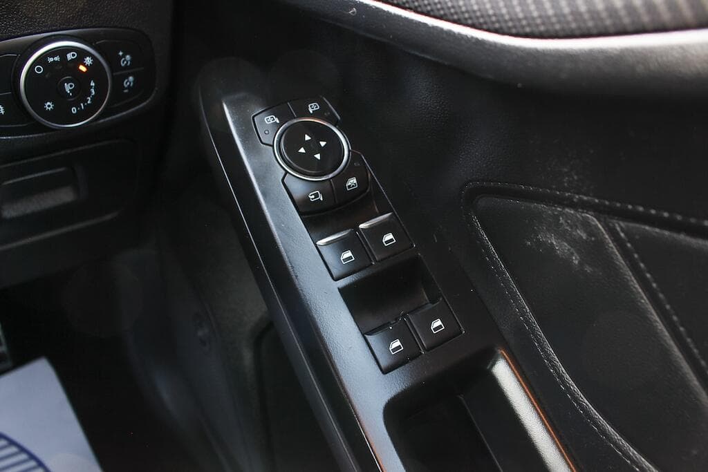 2019 Ford Focus - Thumbnail 42
