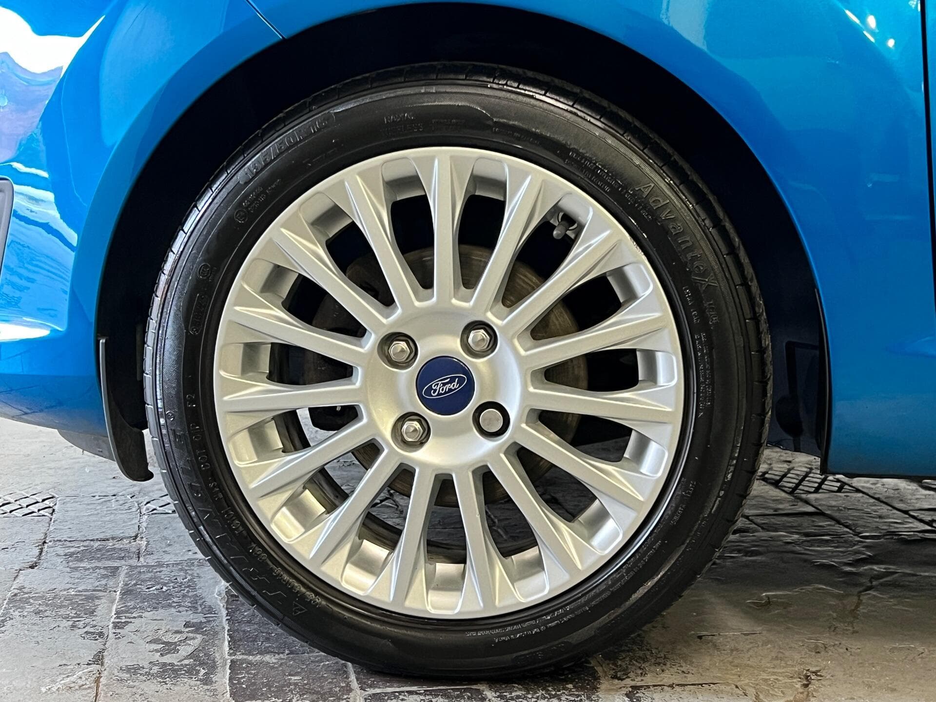 2014 Ford Fiesta - Thumbnail 19