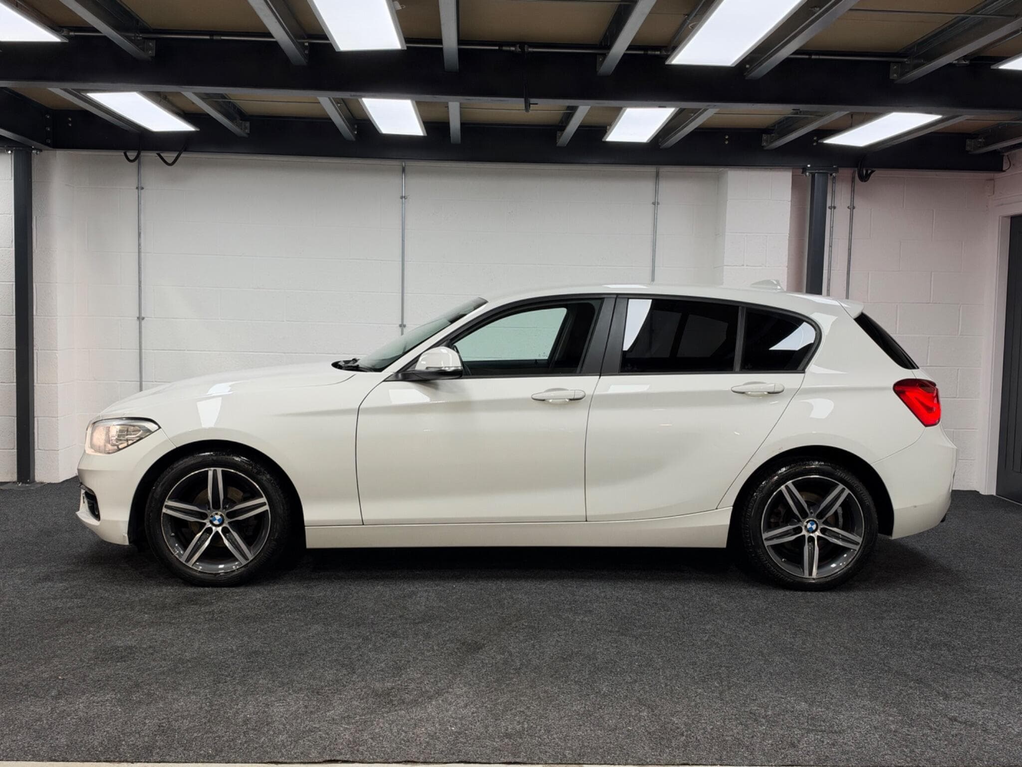 2017 BMW 1 Series - Image 4