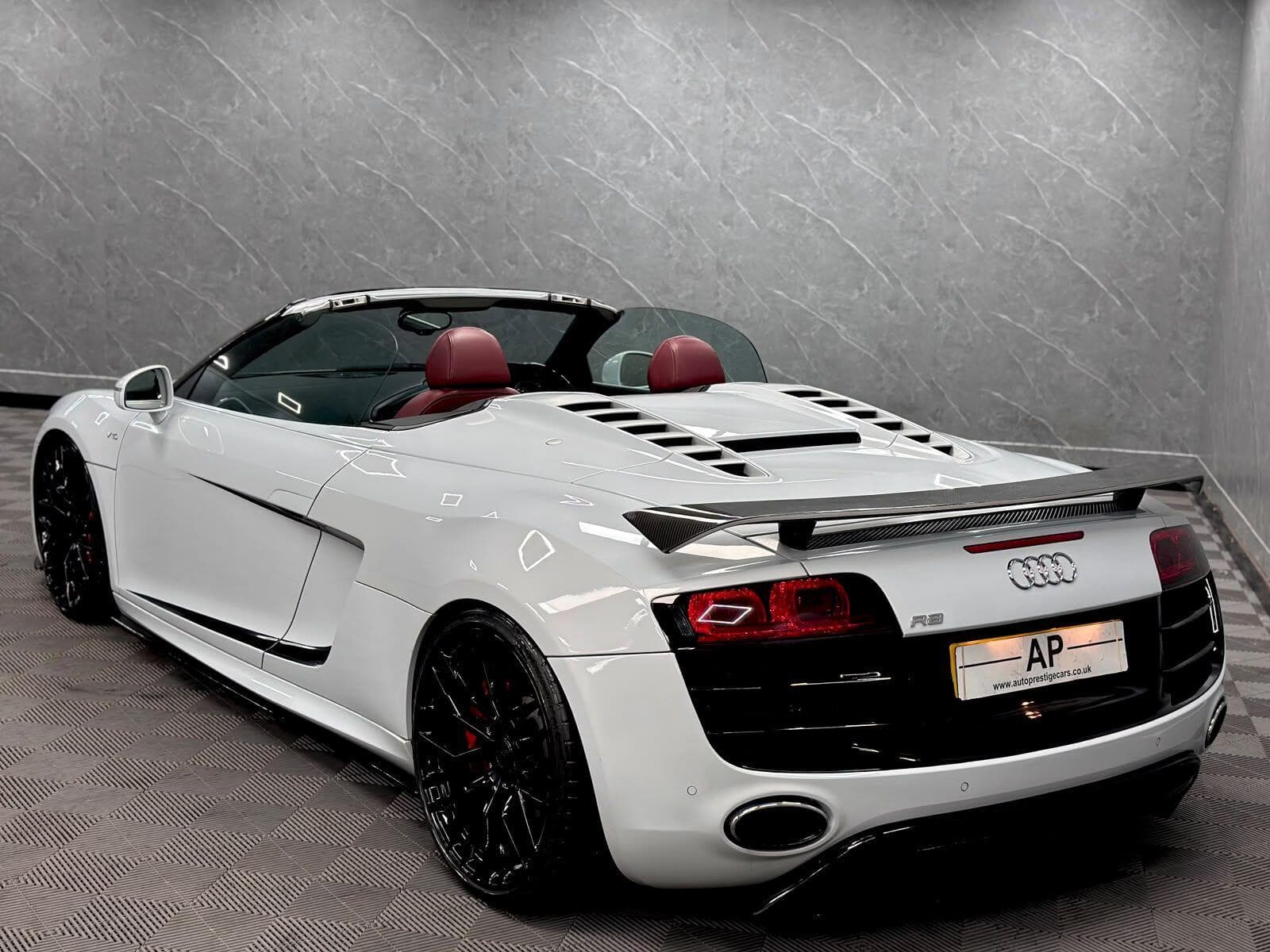 2010 Audi R8 - Thumbnail 31