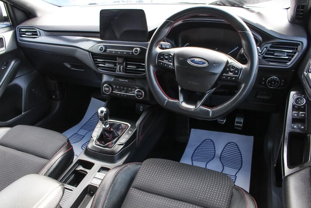 2019 Ford Focus - Thumbnail 16