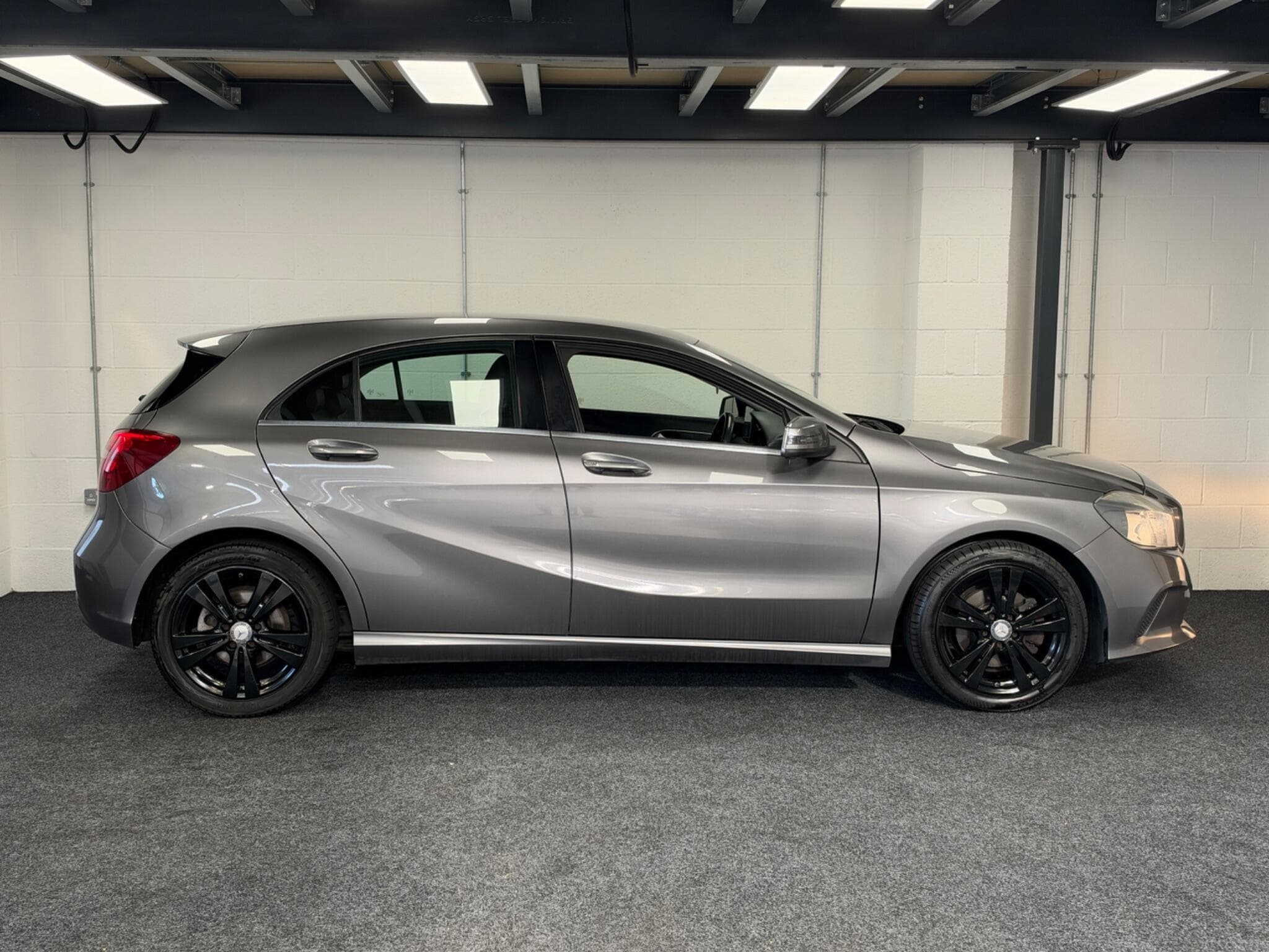 2017 Mercedes-Benz A Class - Image 4