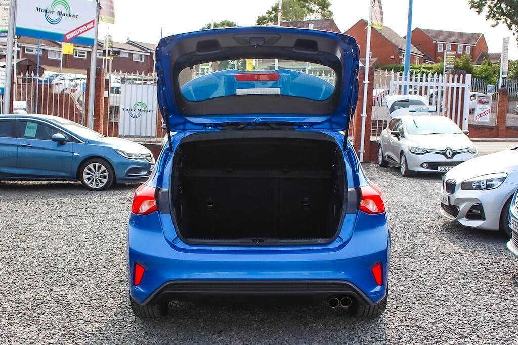 2019 Ford Focus - Thumbnail 8
