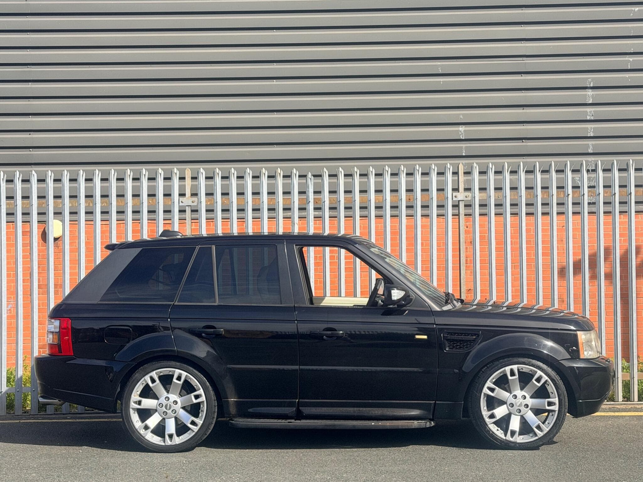 2006 Land Rover Range Rover Sport - Image 2