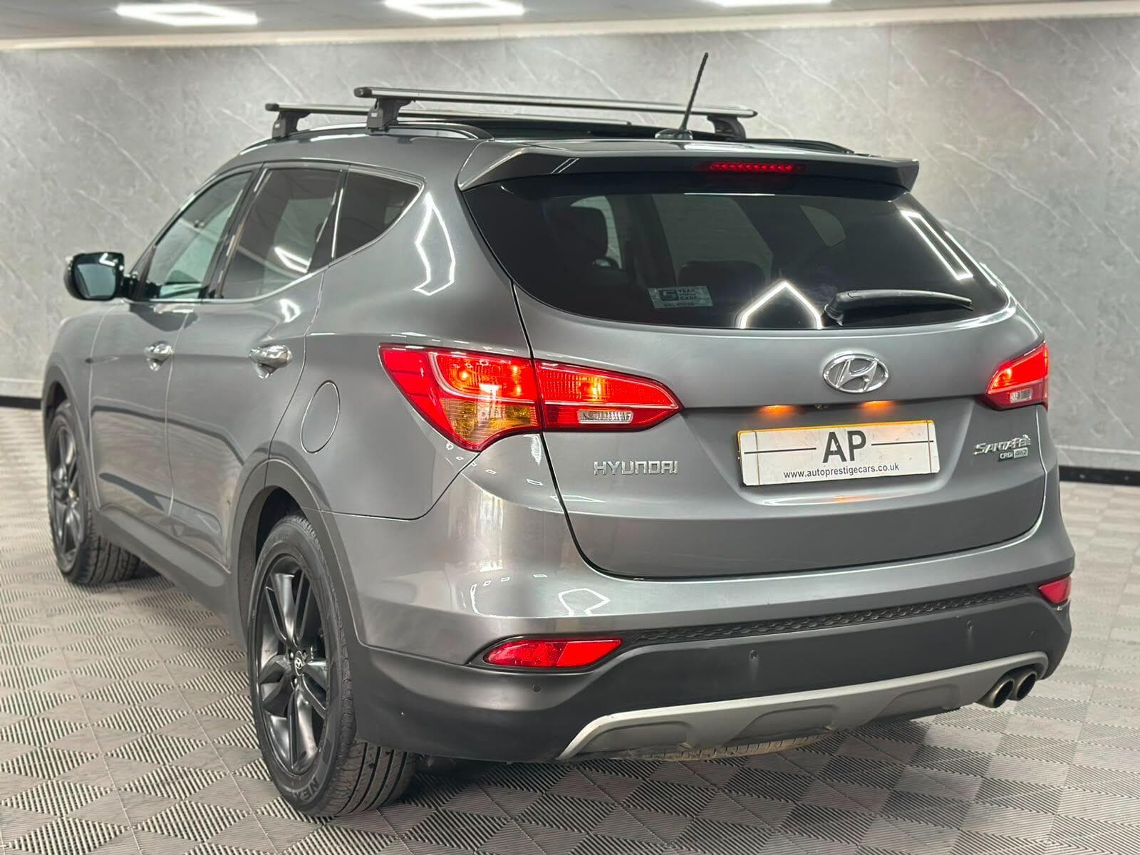 2013 Hyundai Santa Fe - Image 3
