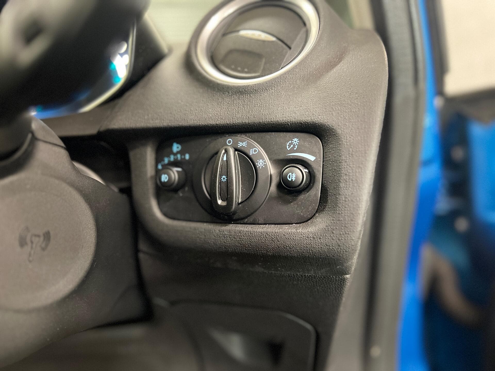 2014 Ford Fiesta - Thumbnail 37