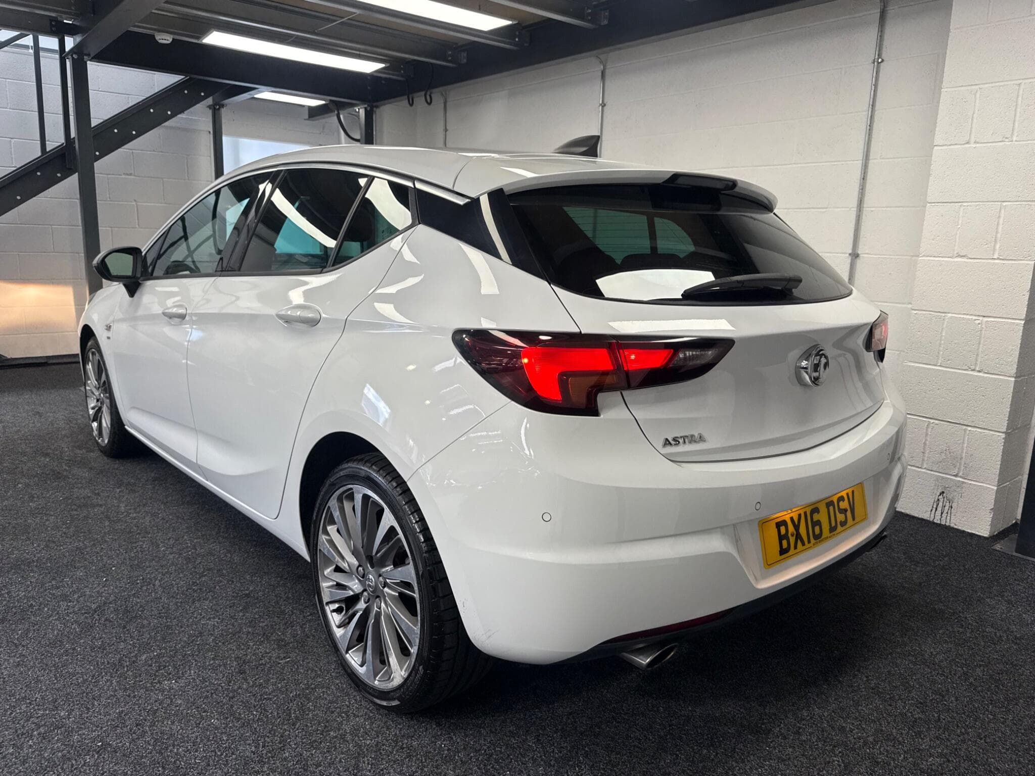 2016 Vauxhall Astra - Thumbnail 12