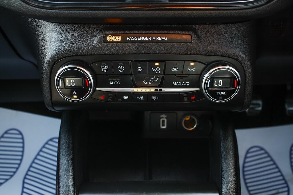 2019 Ford Focus - Thumbnail 41