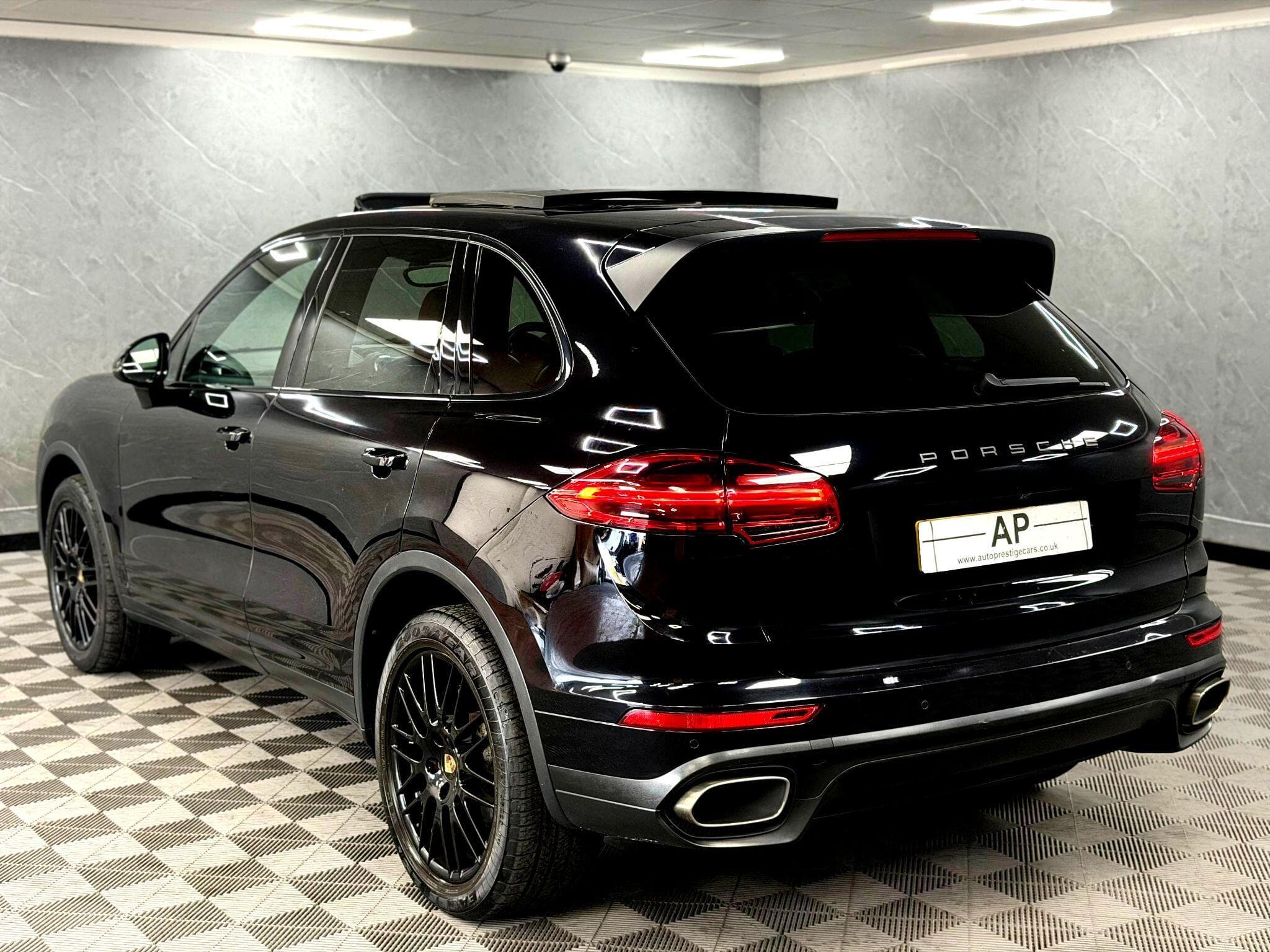 2014 Porsche Cayenne - Thumbnail 6