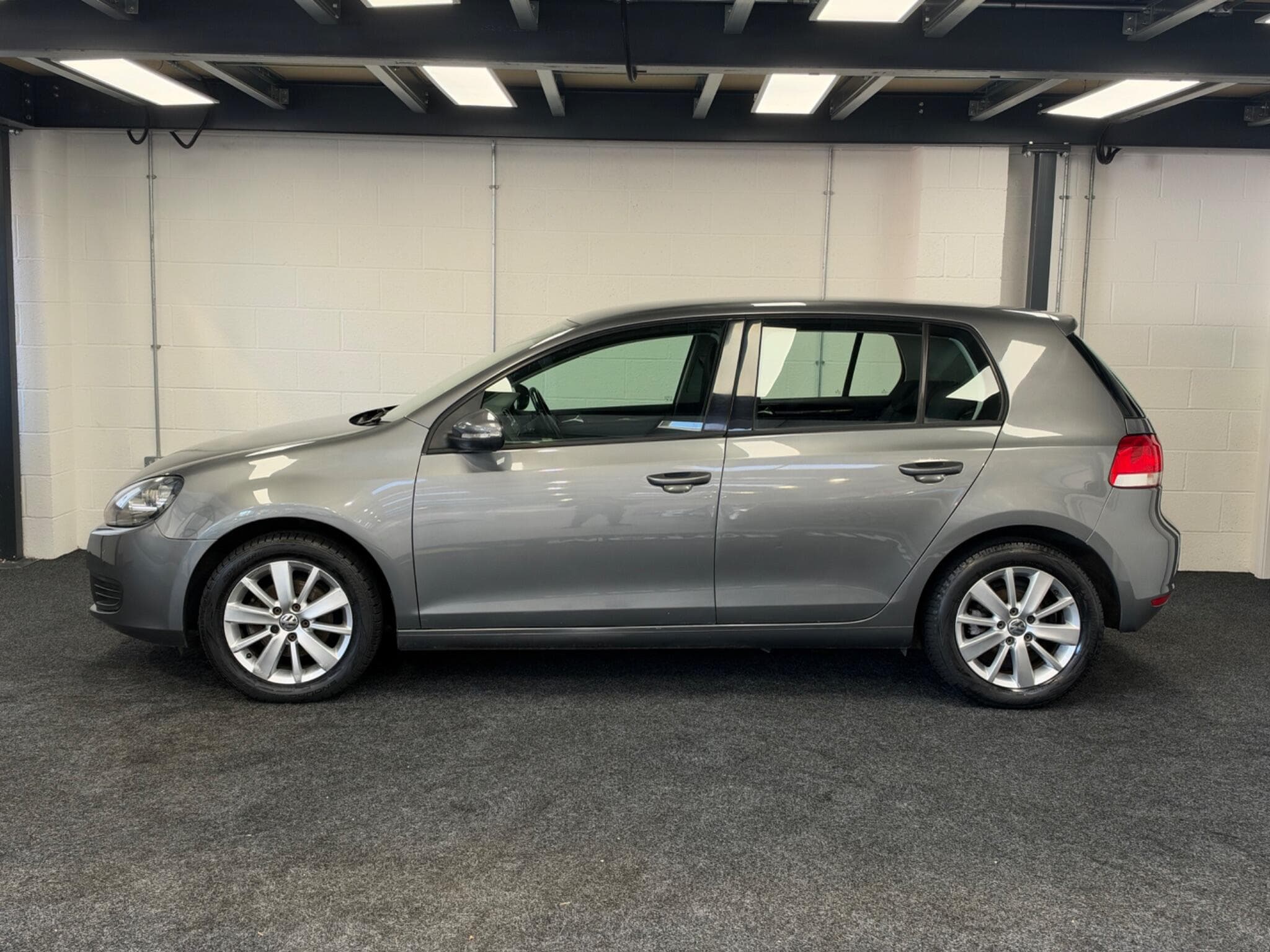2012 Volkswagen Golf - Image 4
