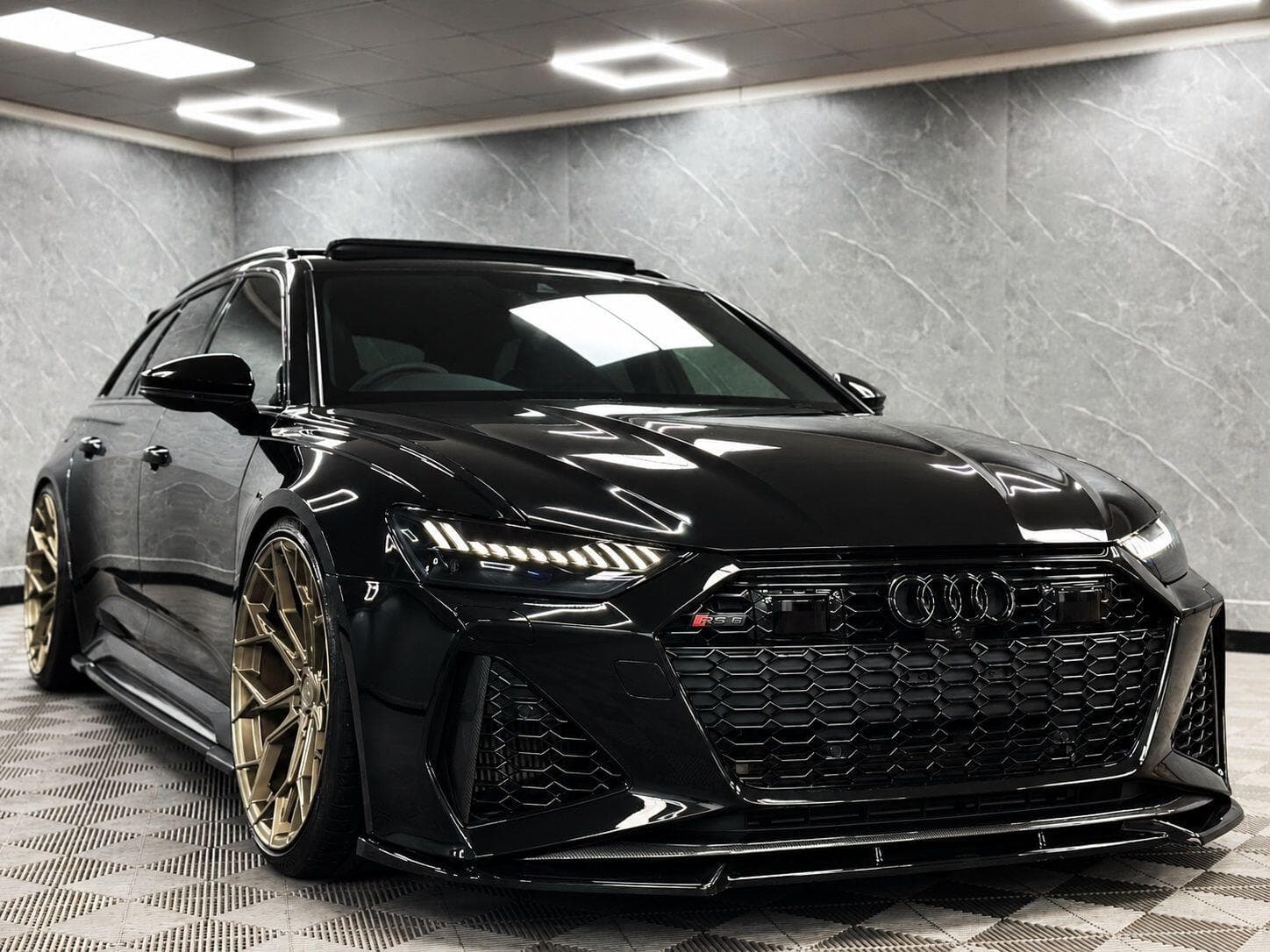 2020 Audi RS6 Avant - Image 2
