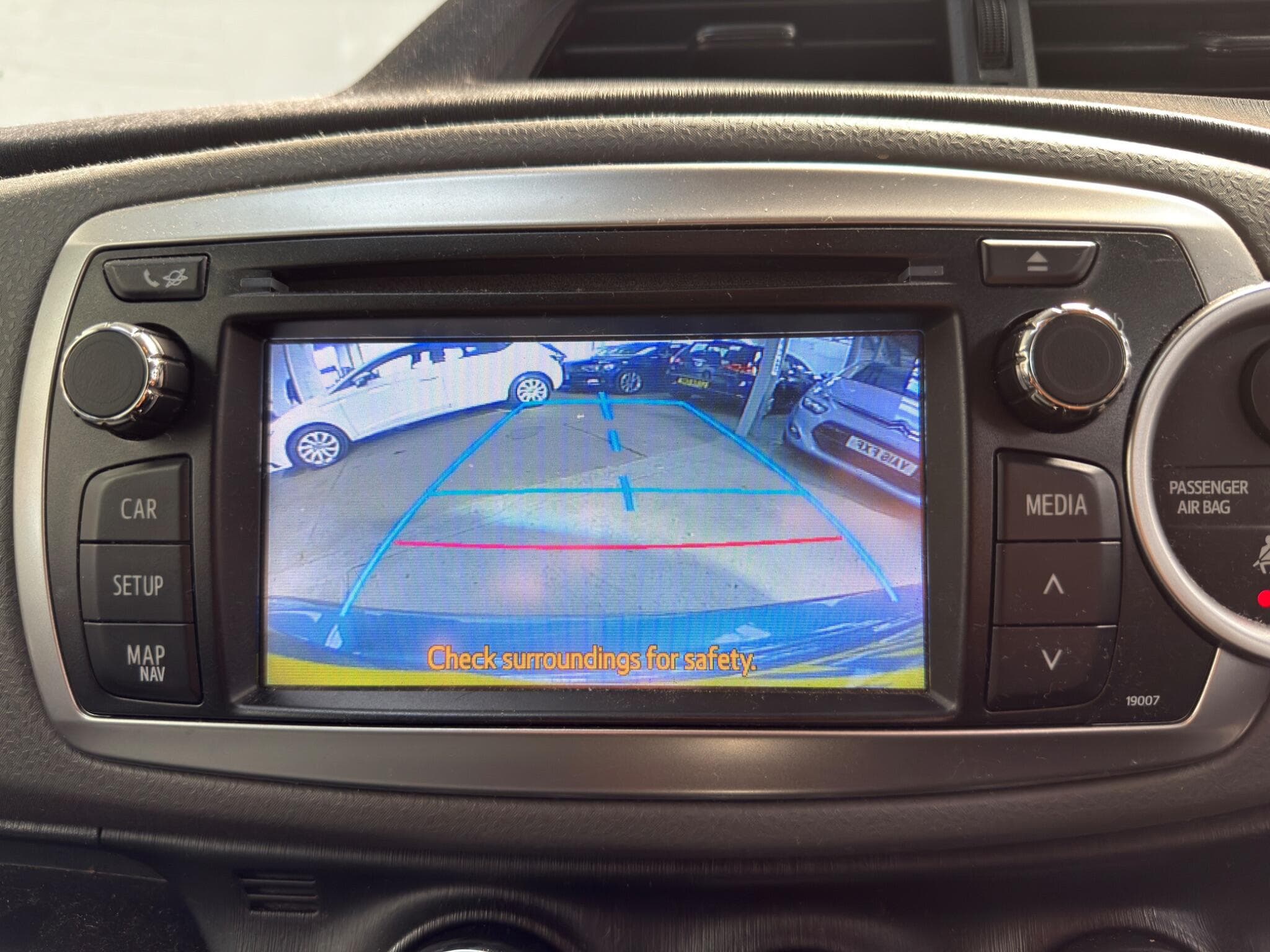 2013 Toyota Yaris - Thumbnail 18