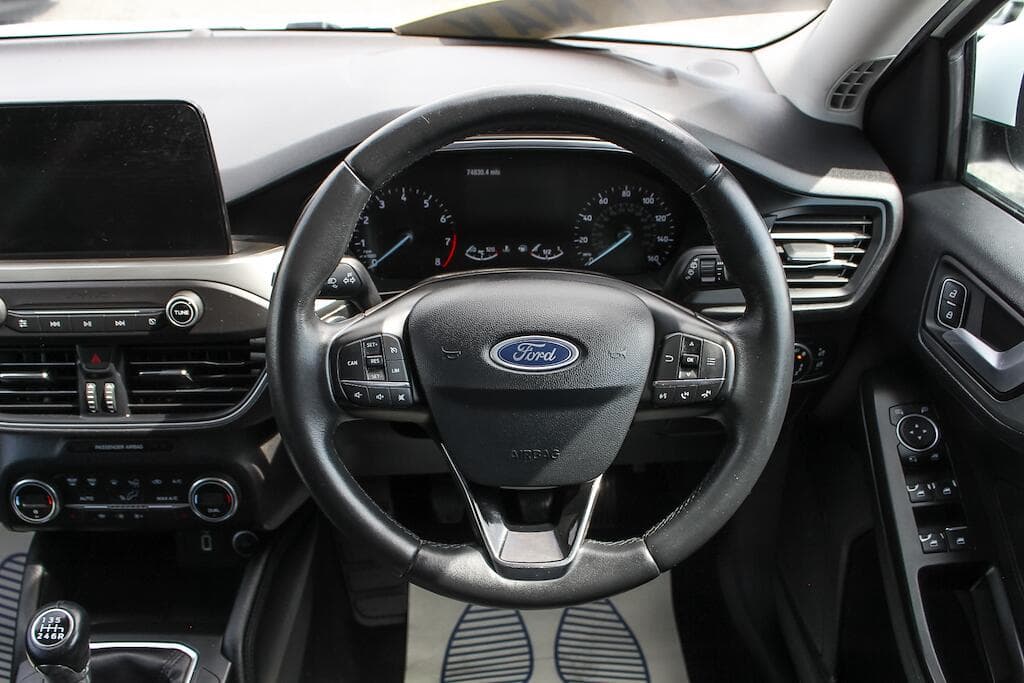 2019 Ford Focus - Thumbnail 23