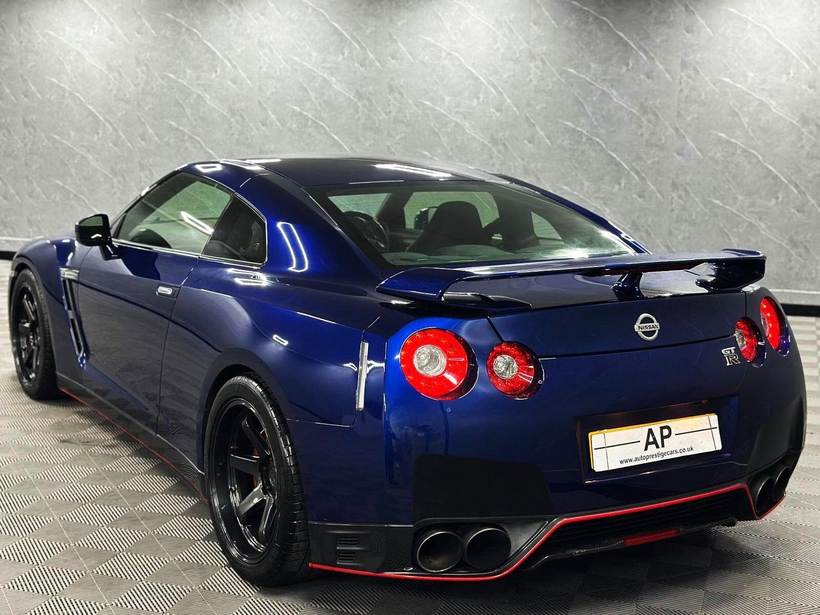 2012 Nissan GT-R - Thumbnail 33