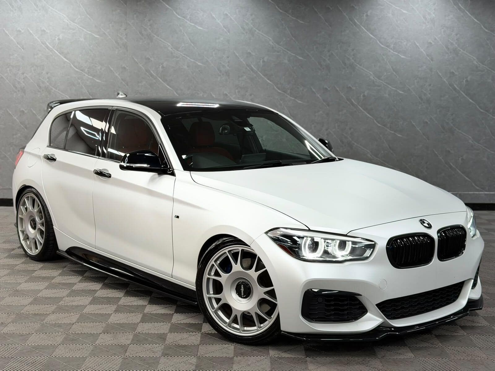 2017 BMW 1 Series - Thumbnail 19