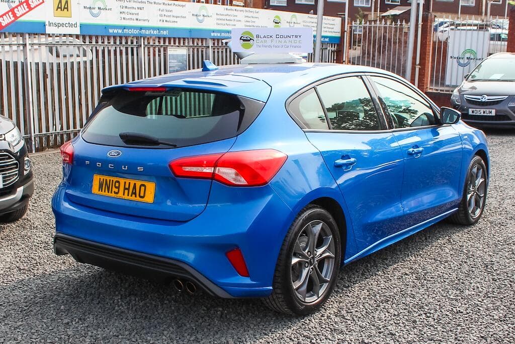 2019 Ford Focus - Thumbnail 10