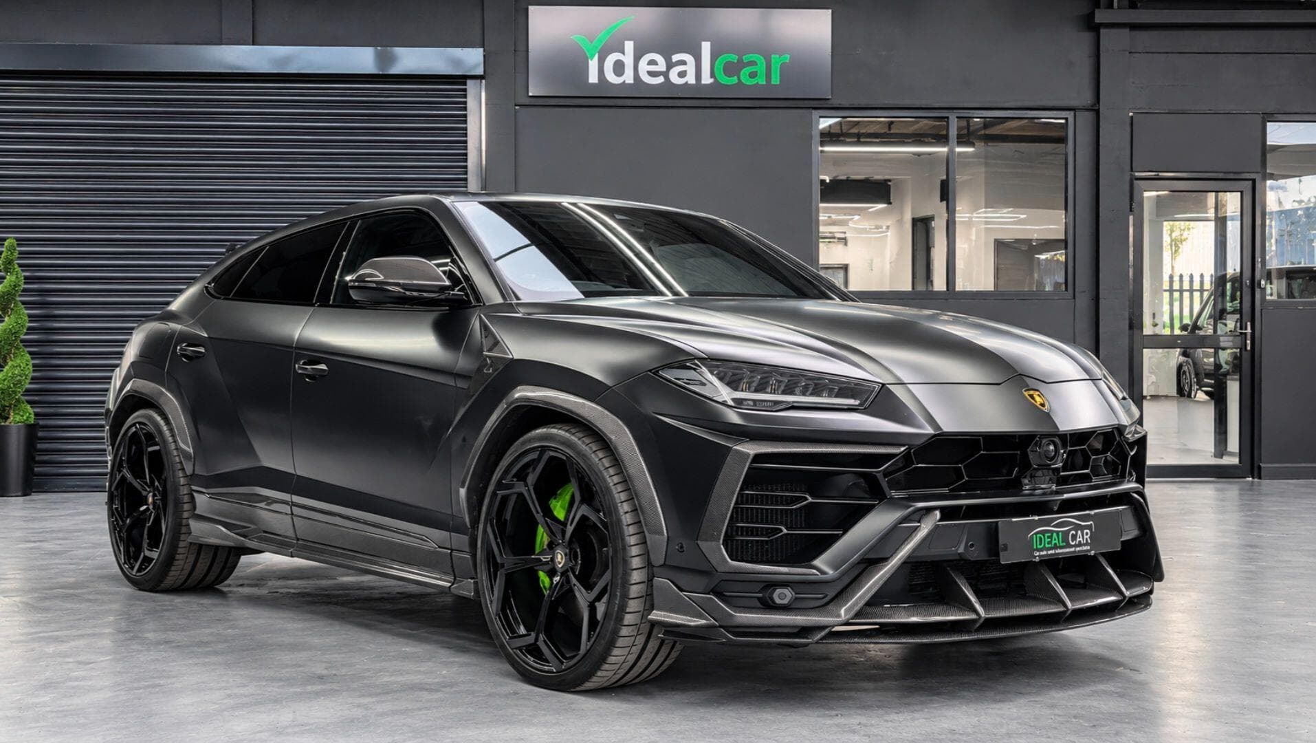 2021 Lamborghini Urus - Thumbnail 6