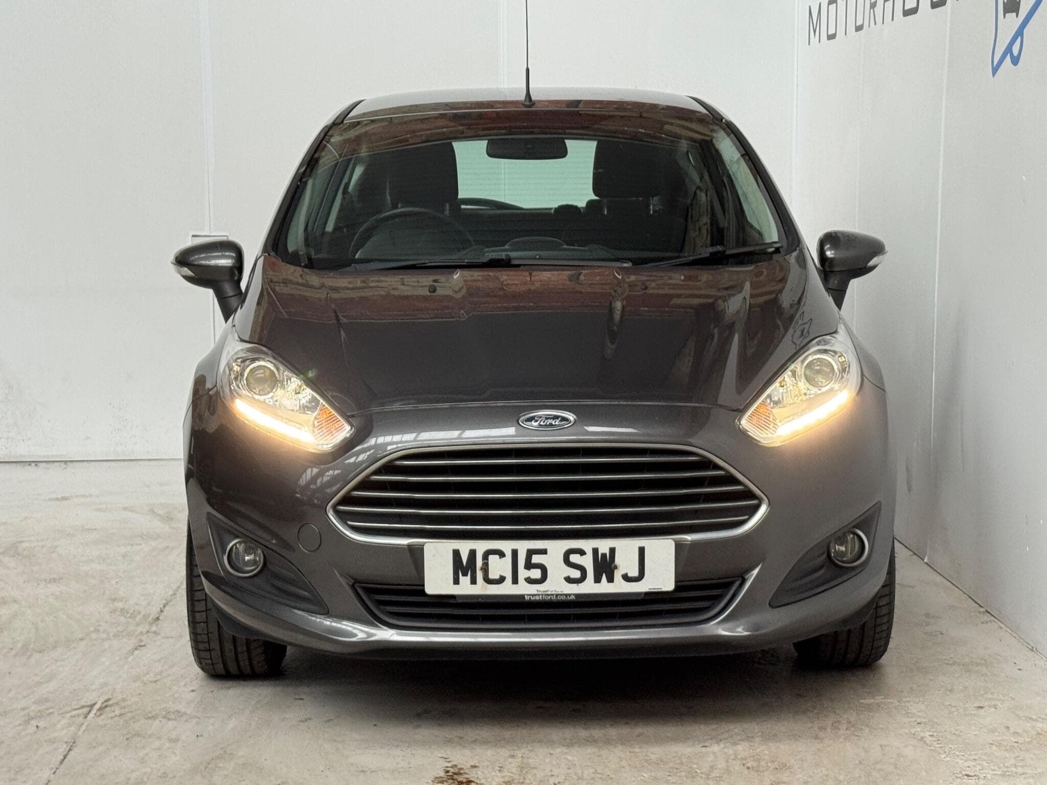 2015 Ford Fiesta - Image 2