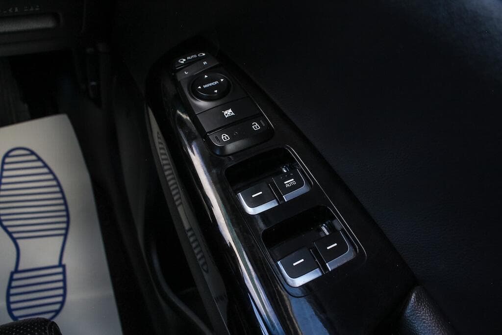 2016 Kia Sportage - Thumbnail 43