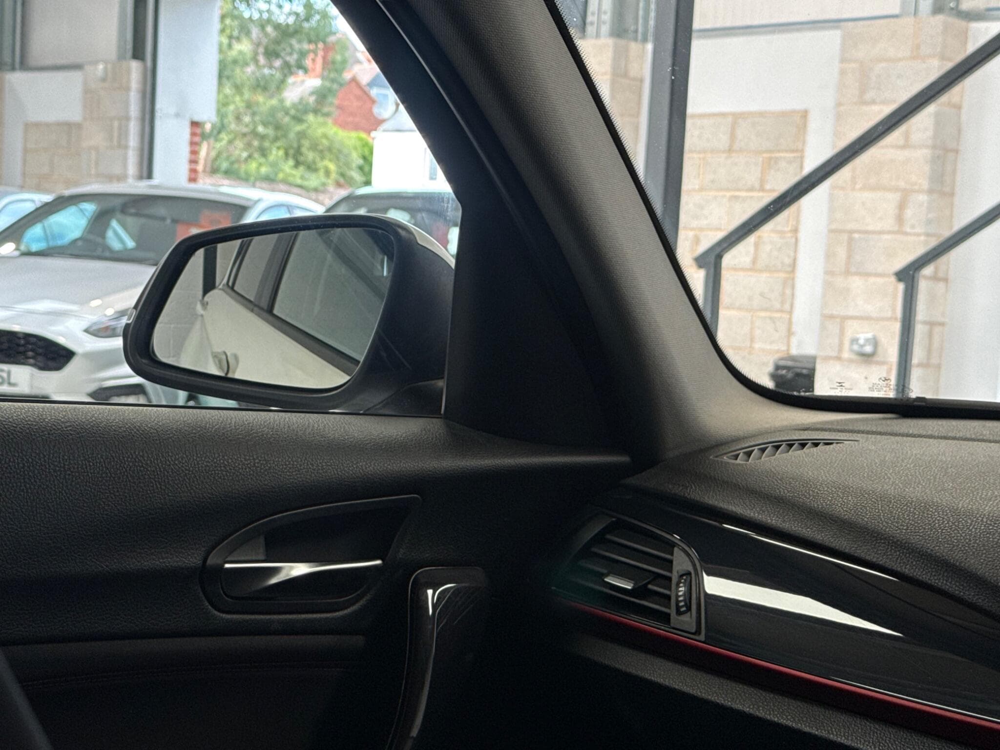 2014 BMW 1 Series - Thumbnail 35